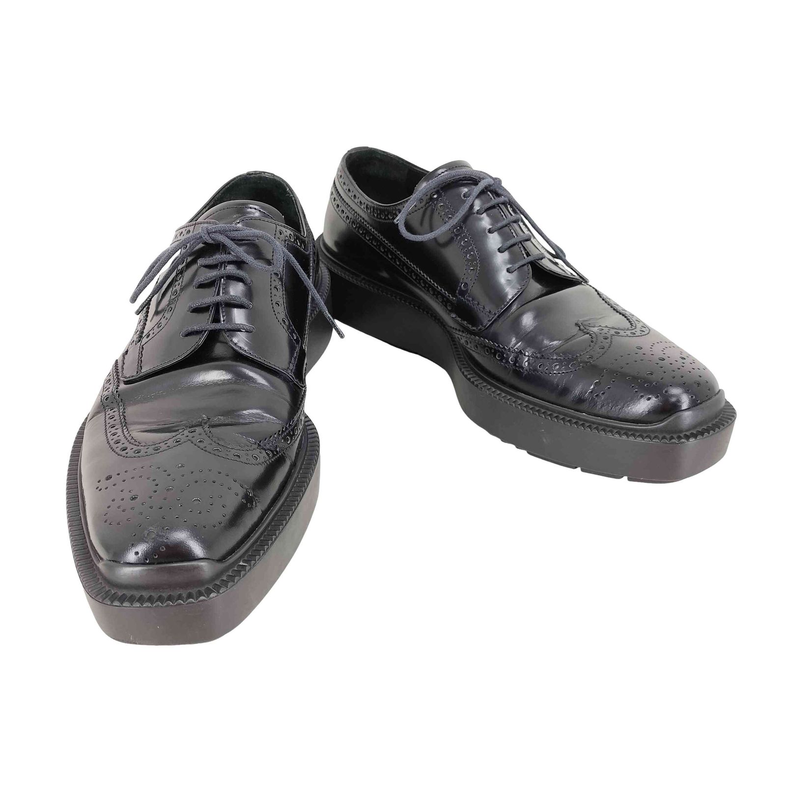 プラダ PRADA メダリオン ウイングチップ カーフダービーシューズ