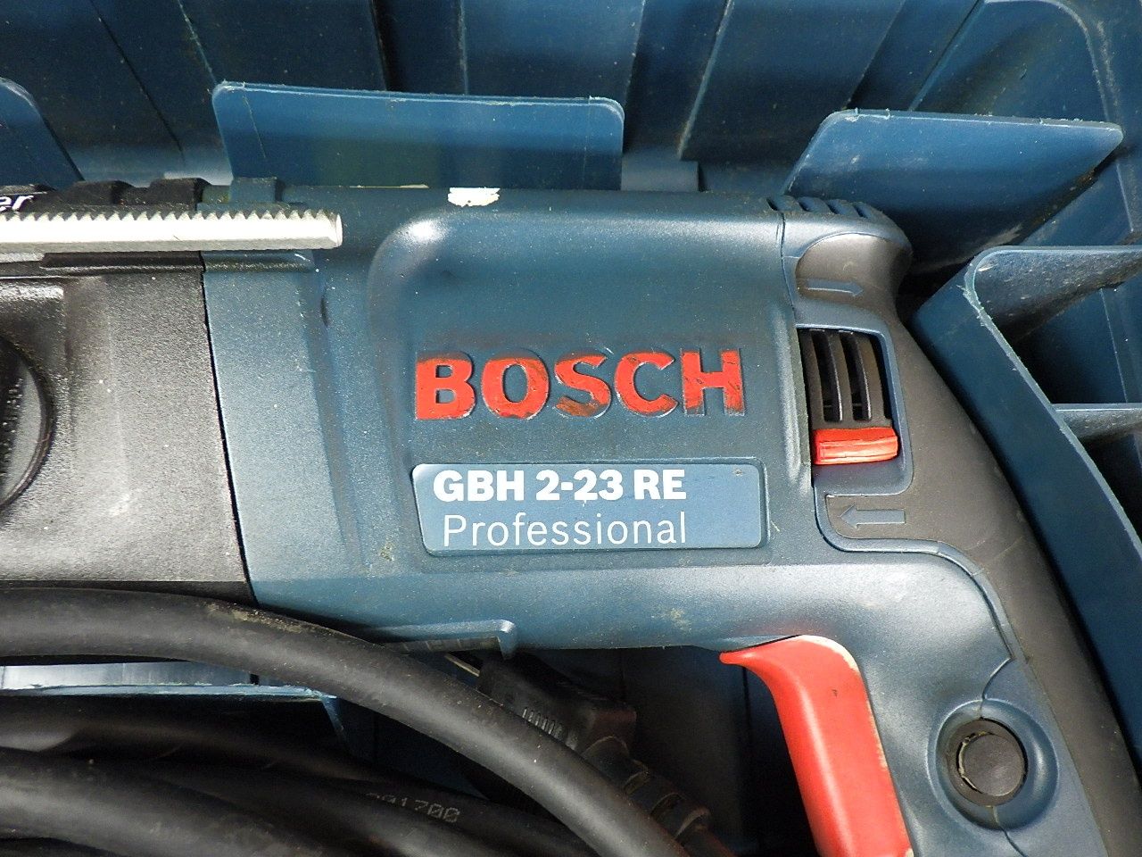 コンクリートの穴あけに BOSCH ボッシュ SDSプラスハンマードリル GBH 2 23 RE コード式 ケース 品