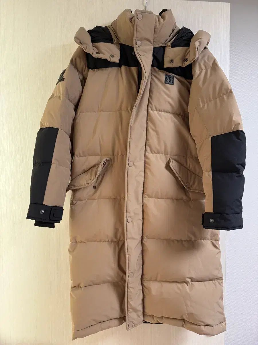 コーロンスポーツ ベージュ|ブラック バイカラー ダウン