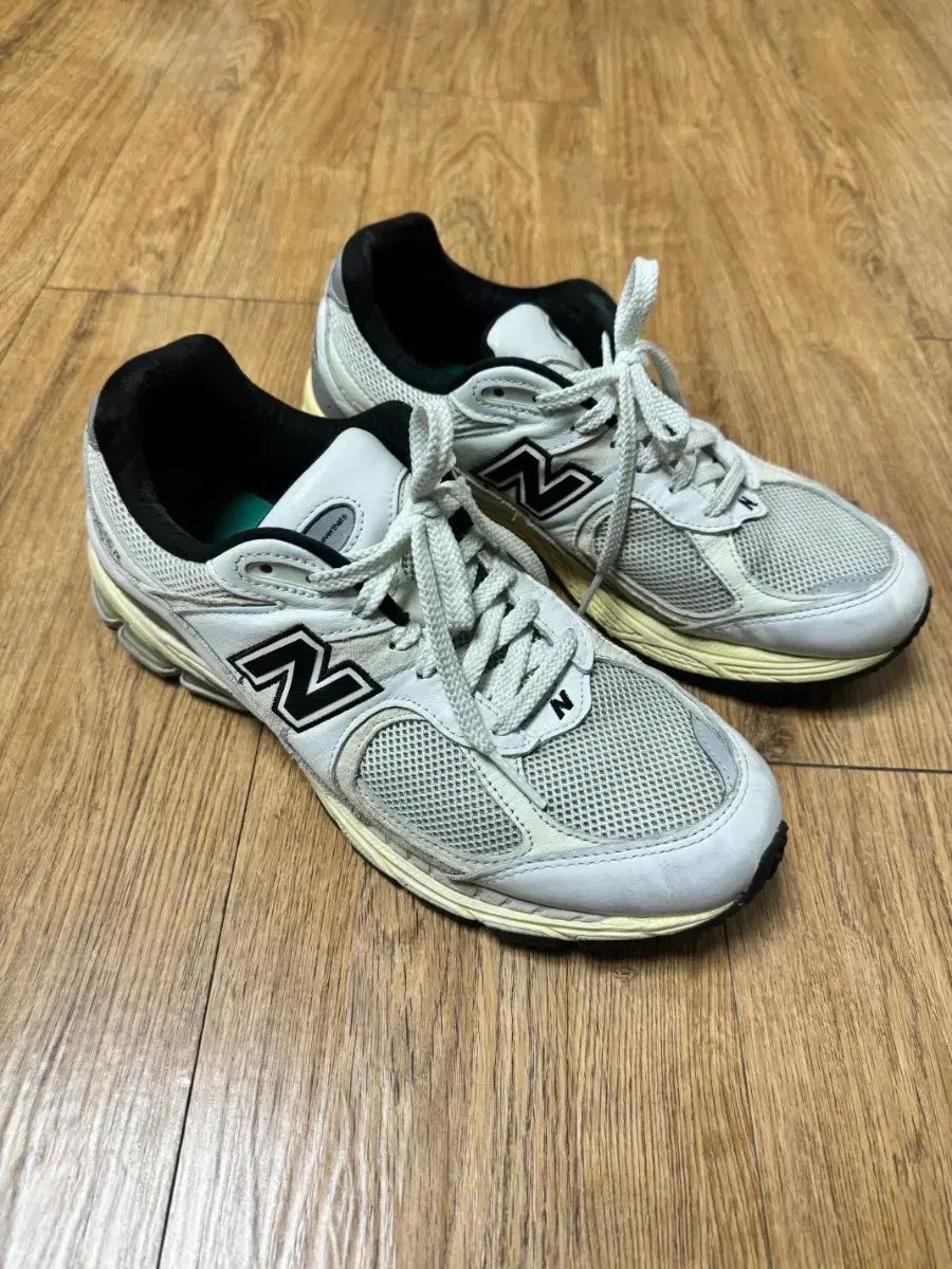 ニュー ンス x ディスイズネバーザット 2002 R 白 285