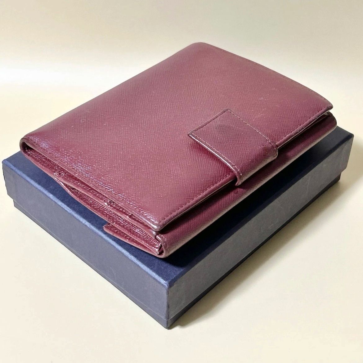 PRADA プラダ サフィアーノ 二つ折り 財布 三角プレート 箱 商品カード
