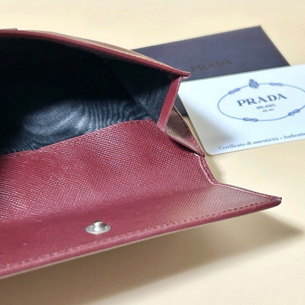 PRADA プラダ サフィアーノ 二つ折り 財布 三角プレート 箱 商品カード