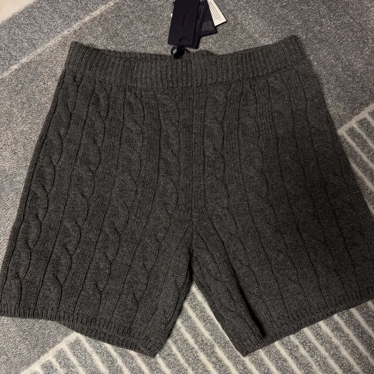 PRADA プラダ カシミア100％ ニット ハーフパンツ