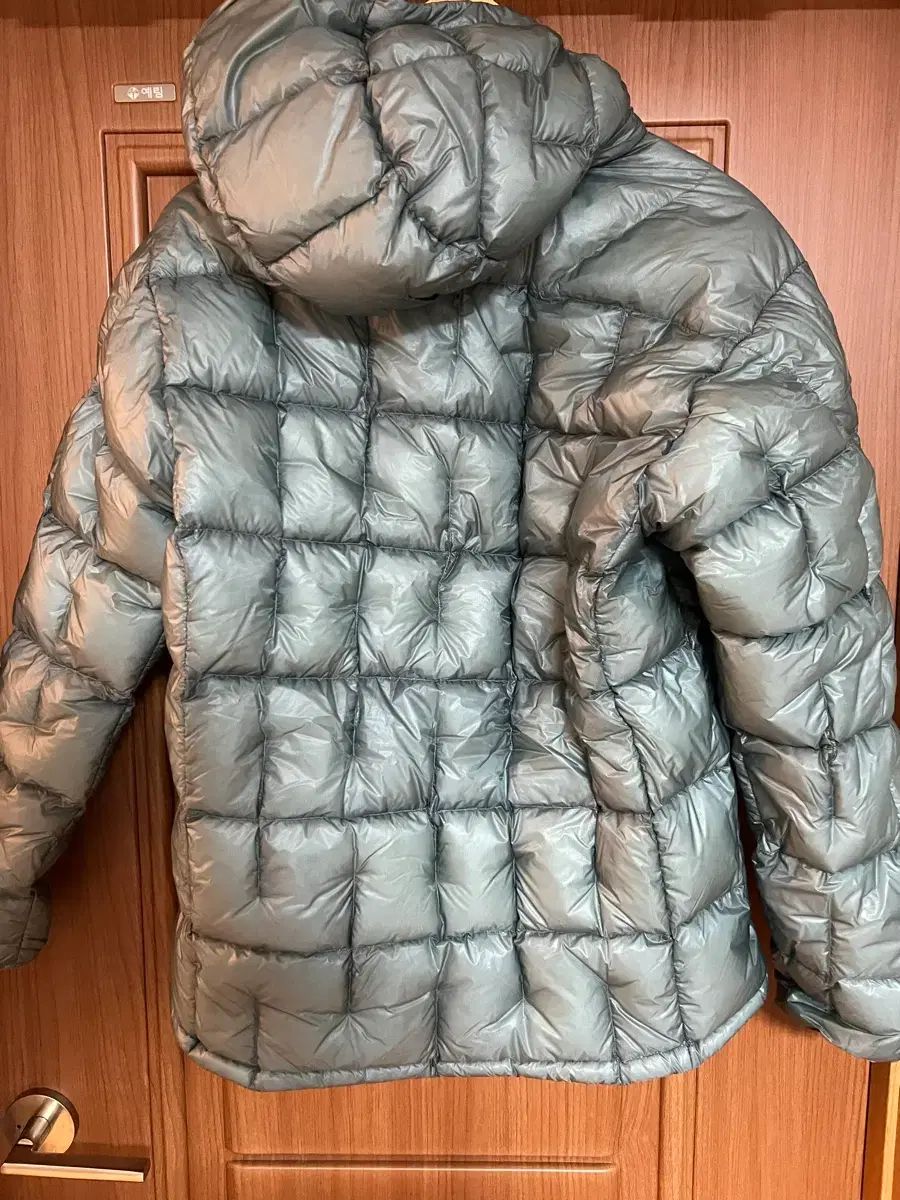  L モンベル プラズマ 1000 ライトグレー ダウンジャケット ジャケット アウター