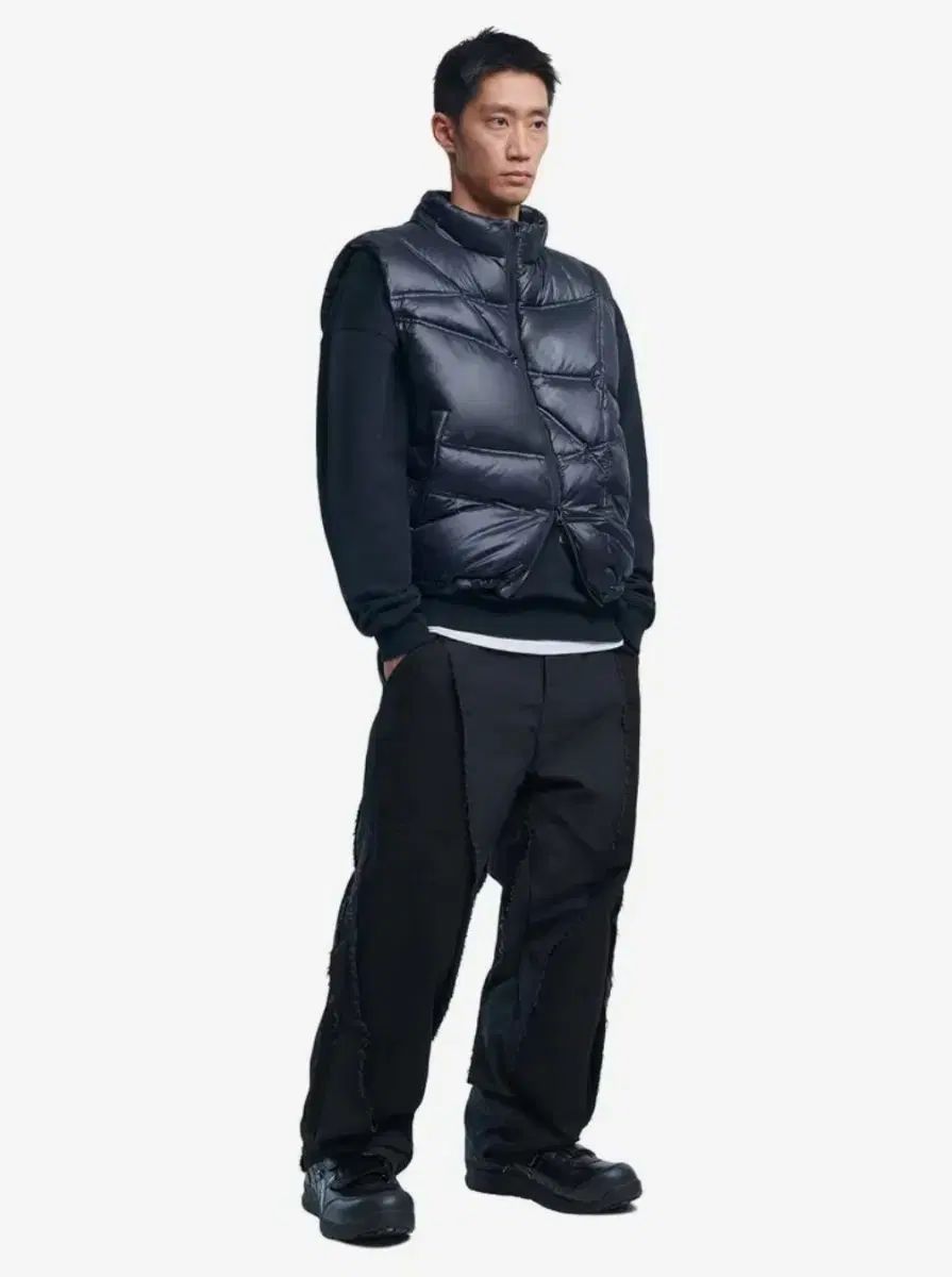 ノーマニュアル グースダウン 光沢 黒 ショートダウンベスト L サイズ