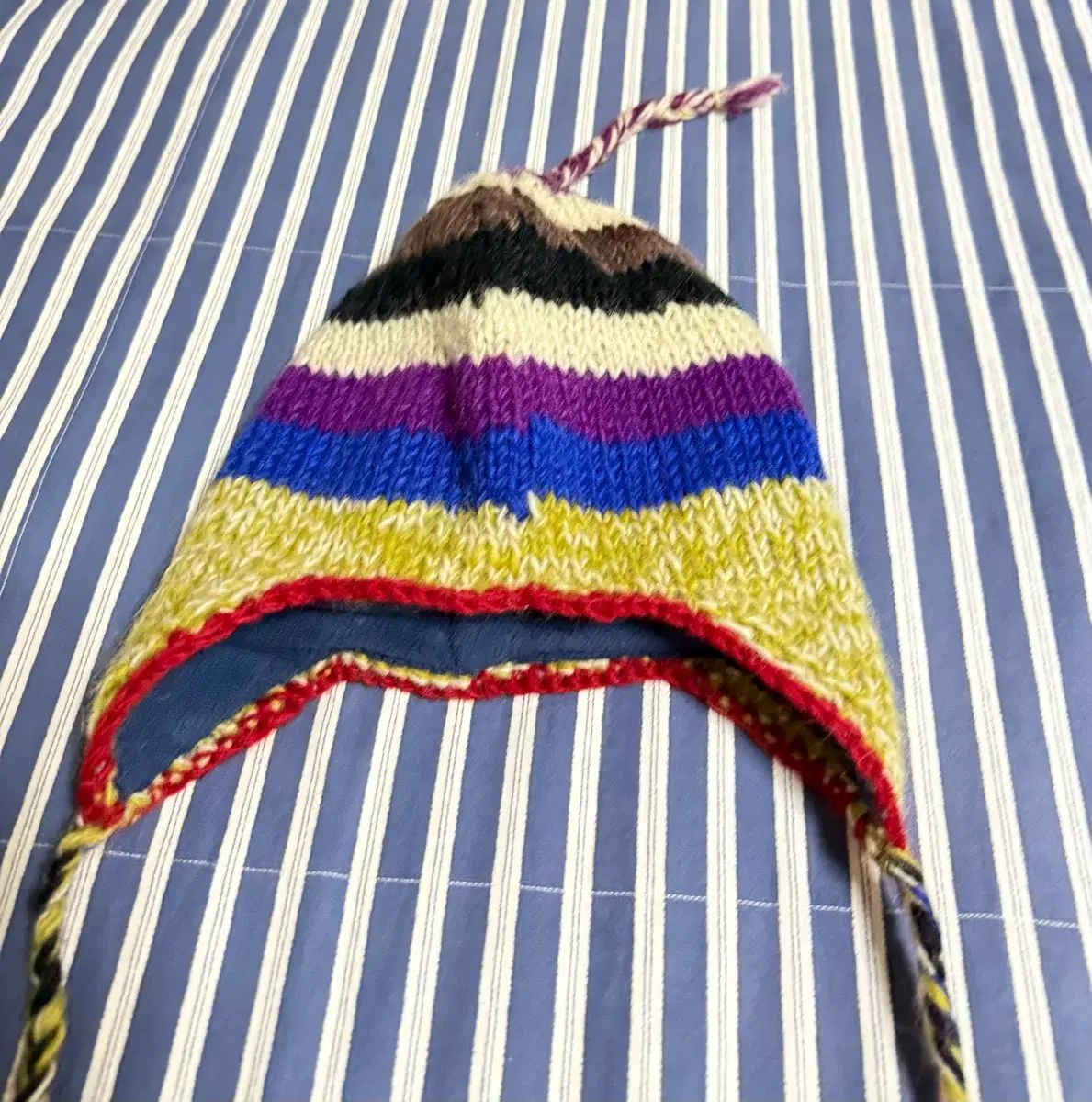 古着 ニット帽 ハンドメイド ネパール製 ポンポンニット帽 耳当て ユニ