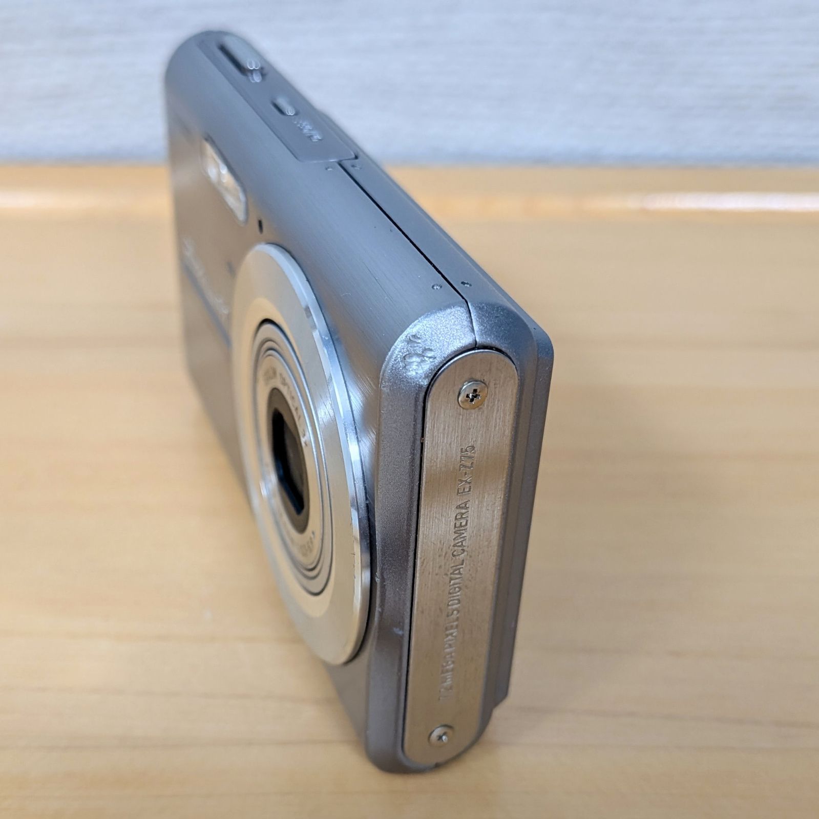 カシオ CASIO エクシリム EXILIM EX-Z75 シルバー デジタルカメラ