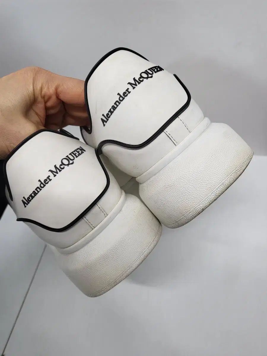  Alexander McQueen オーバーサイズロートップスニーカー shop取引では対象外 ローファー ブーツ 革靴