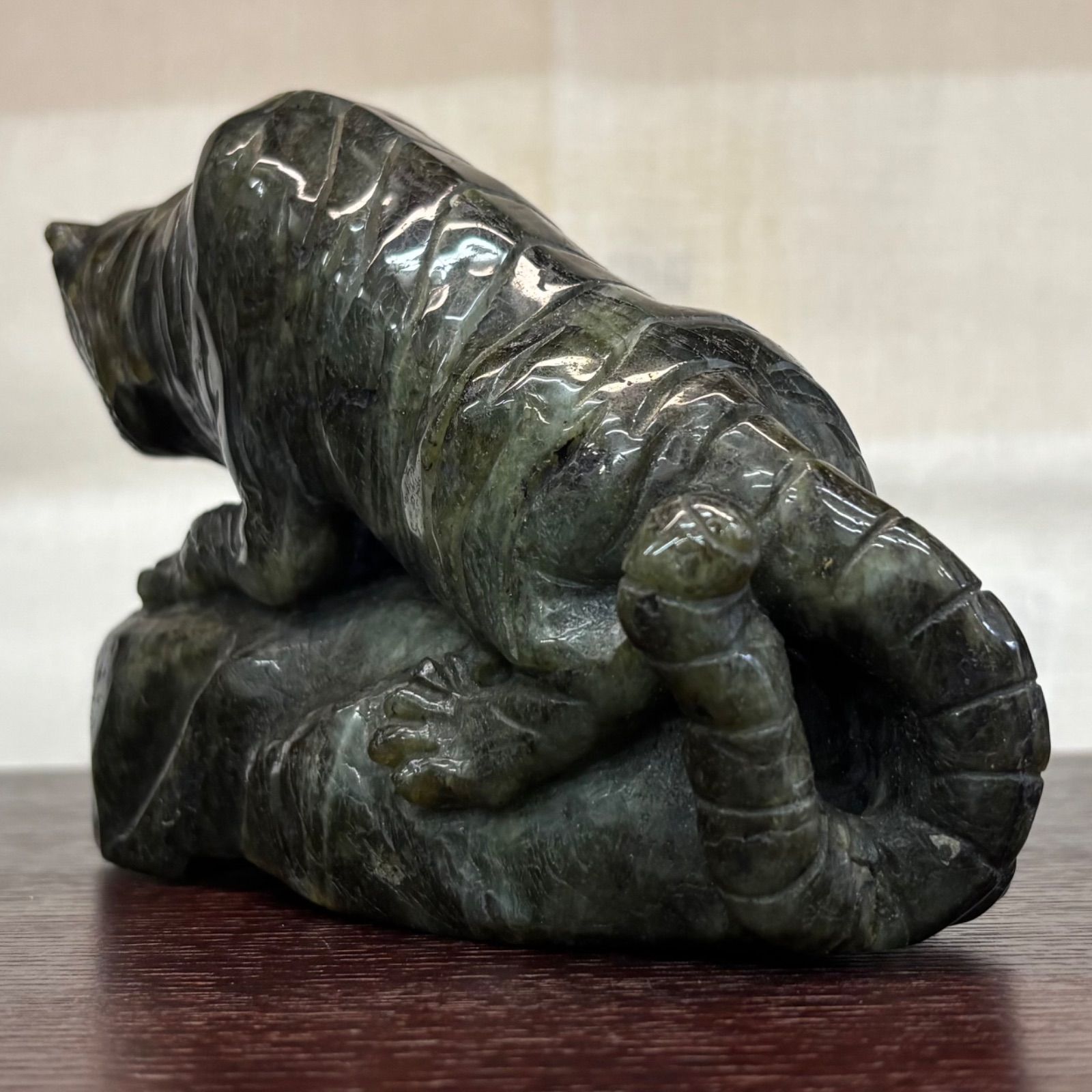 虎 ラブラドライト 置物 オブジェ 天然石 パワーストーン カービング