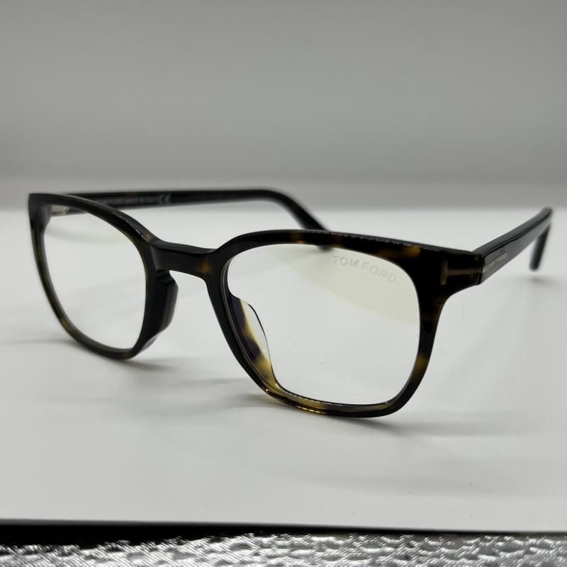 トム フォード ウエリントン ブルーライトカットレンズ べっ甲 TF 5592-D-B メンズ - ISItems 古着