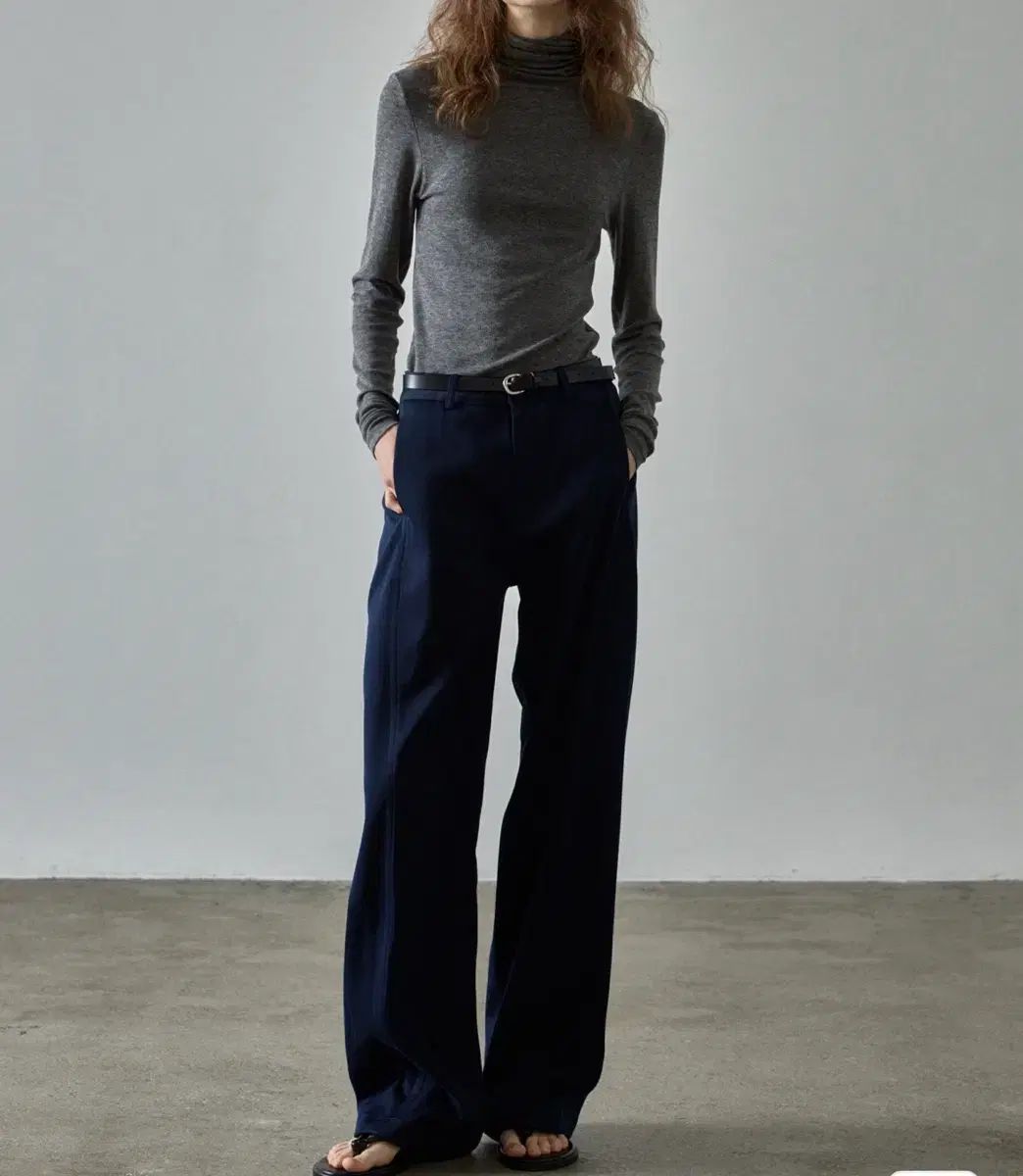 FACADE PATTERN カーブド コットン パンツ ネイビー