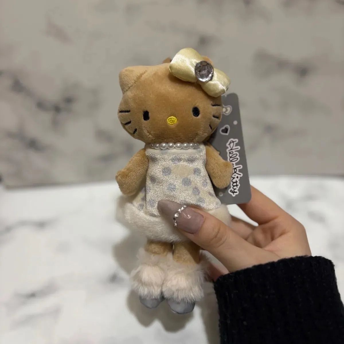 冬新作】ハローキティ スタイルアップマスコット ドットドレス