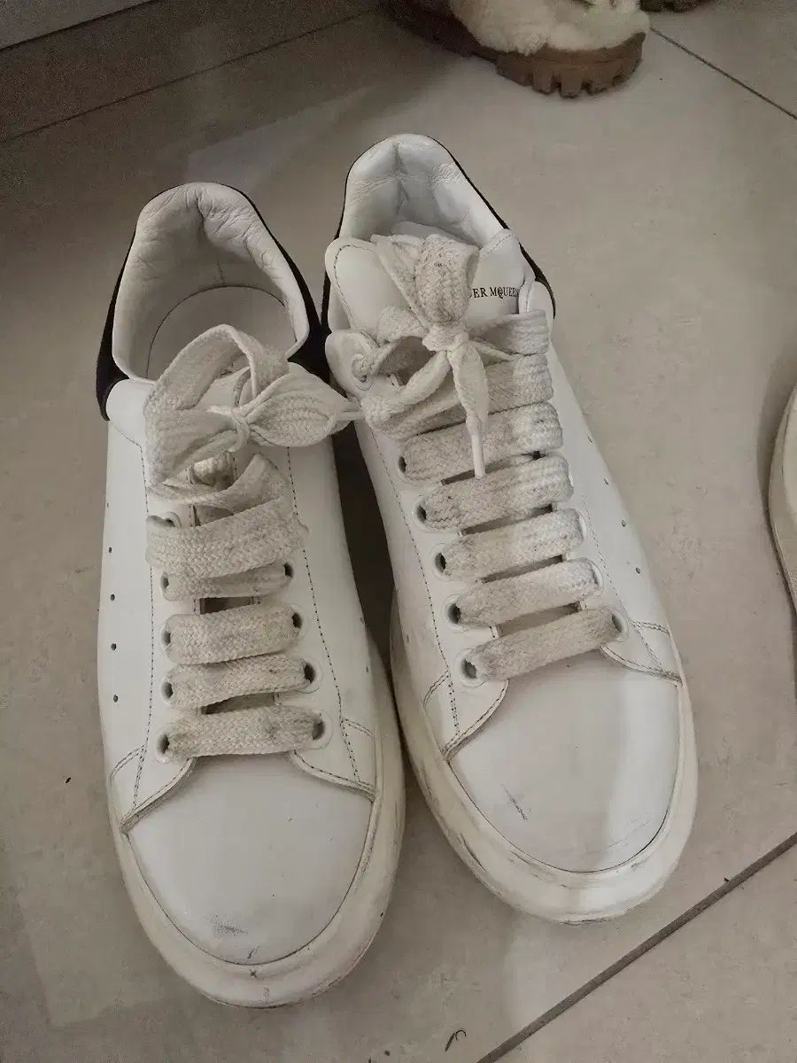 オーバーソール 白