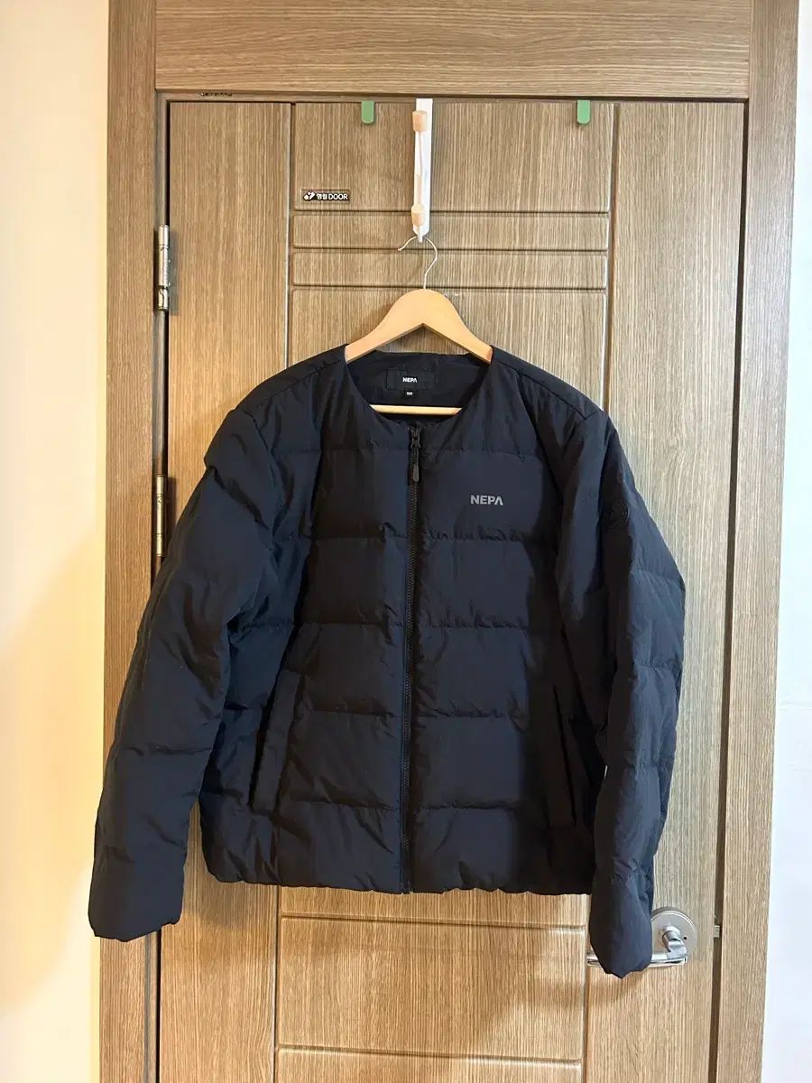 ネパ メンズ Uネック ダックダウン 軽量ダウン 100 最高