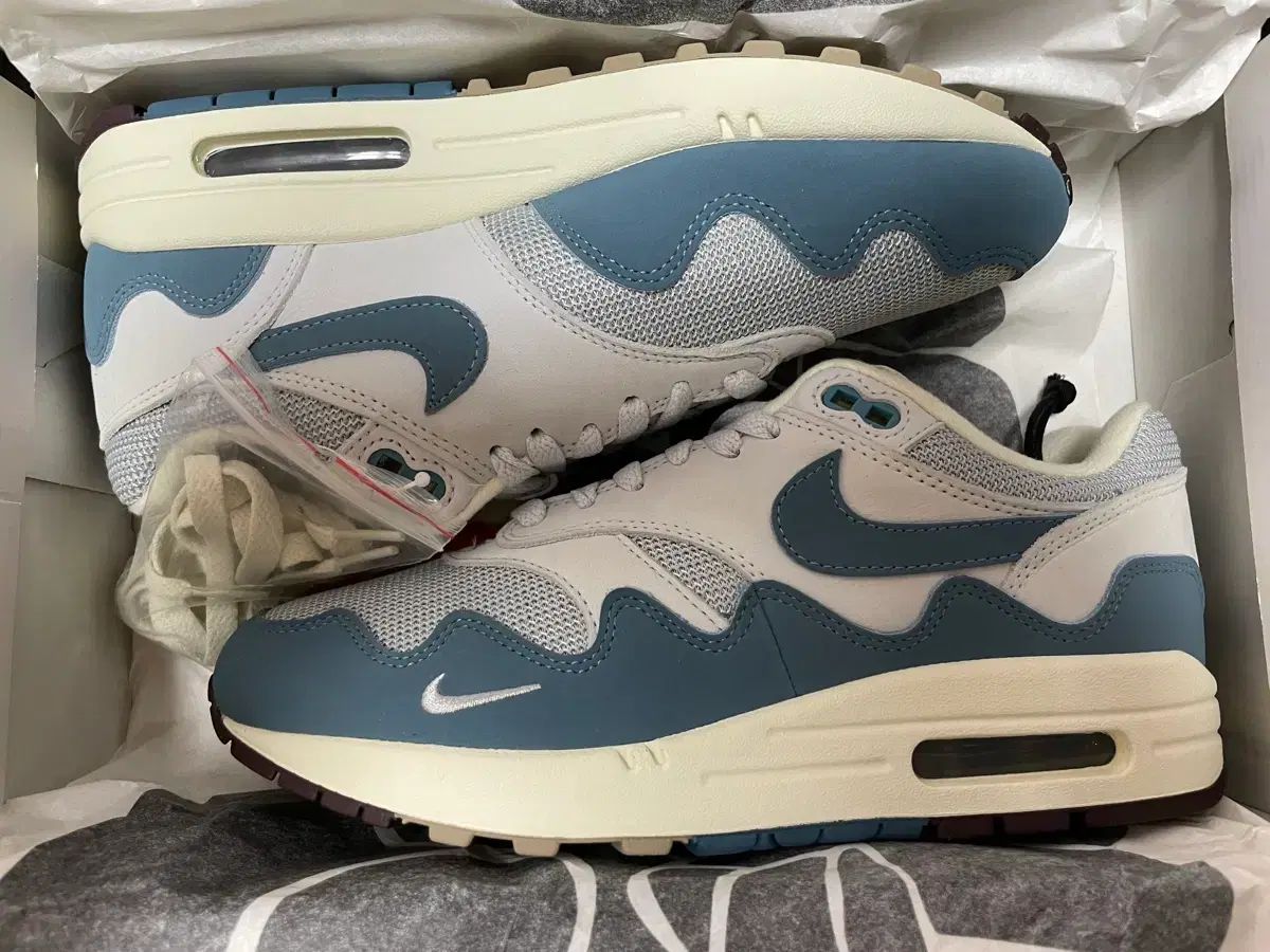 250 NIKE x patta エアマックス 1 ノイズ アクア