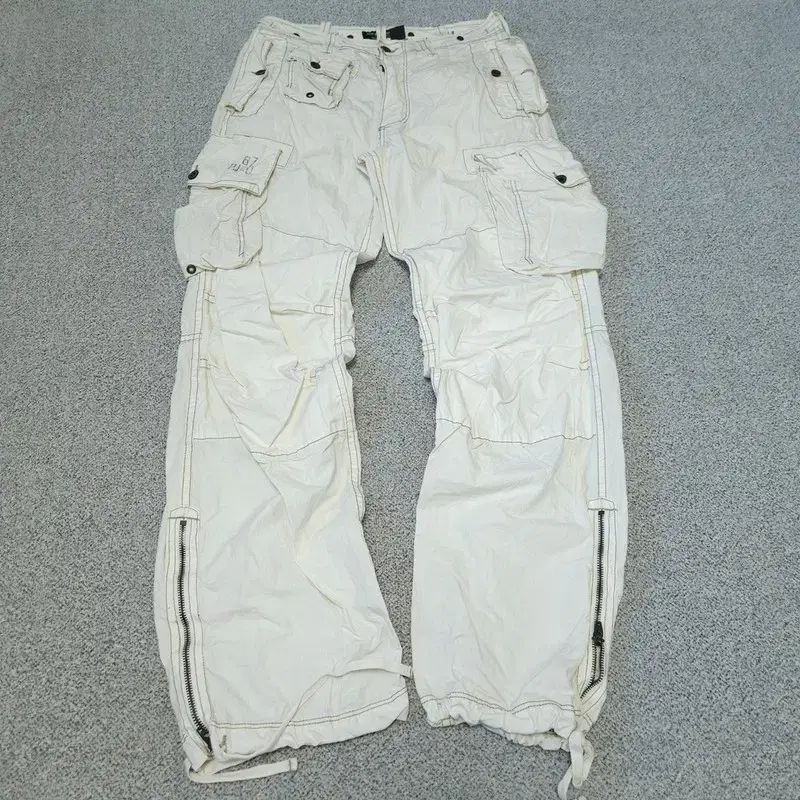 30 POLO RALPH LAUREN カーゴ ズボン