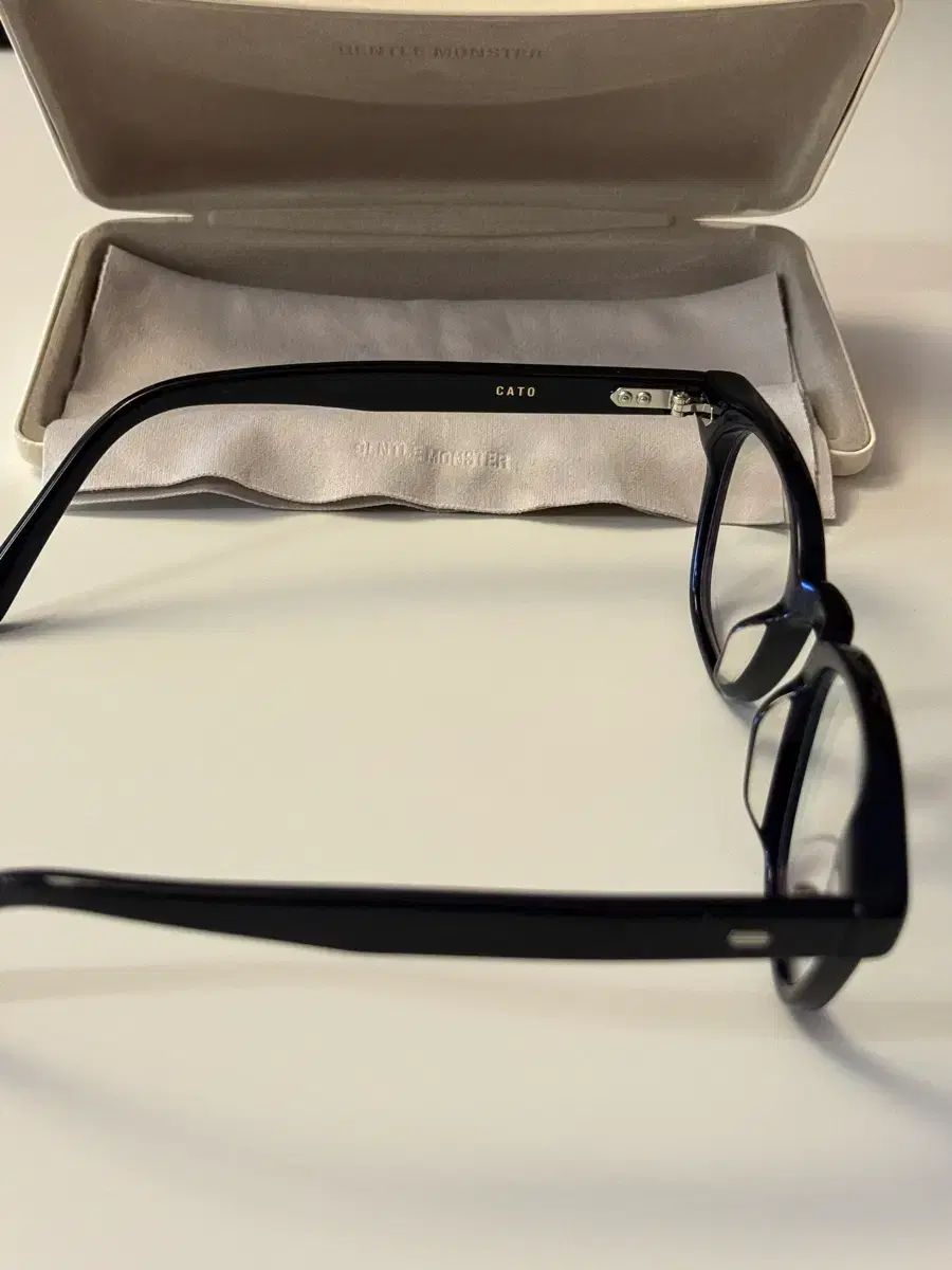 ジェントルモンスター CATO