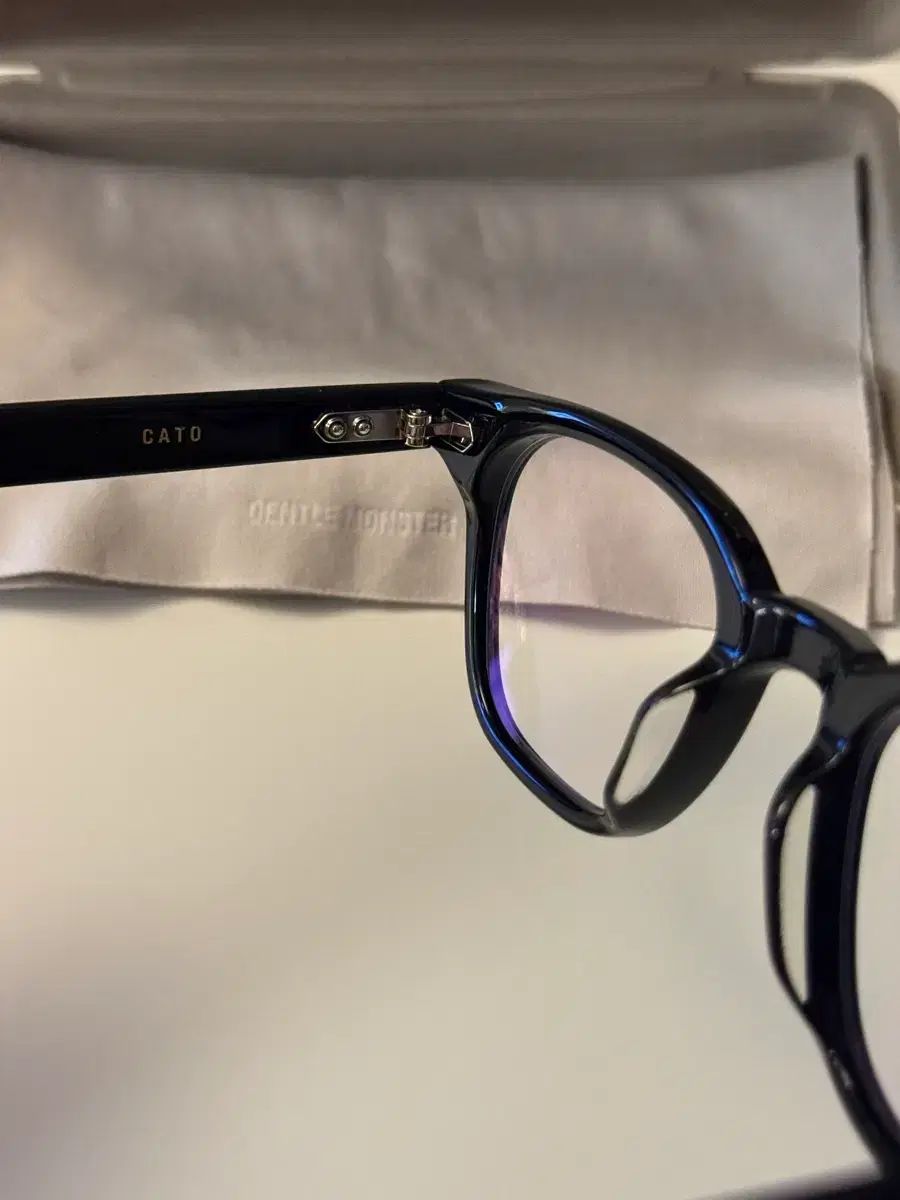 ジェントルモンスター CATO