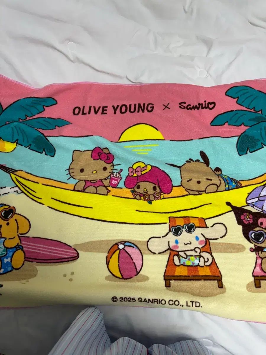 オリーブヤング X サンリオ ビーチタオル 販売 - メルカリ