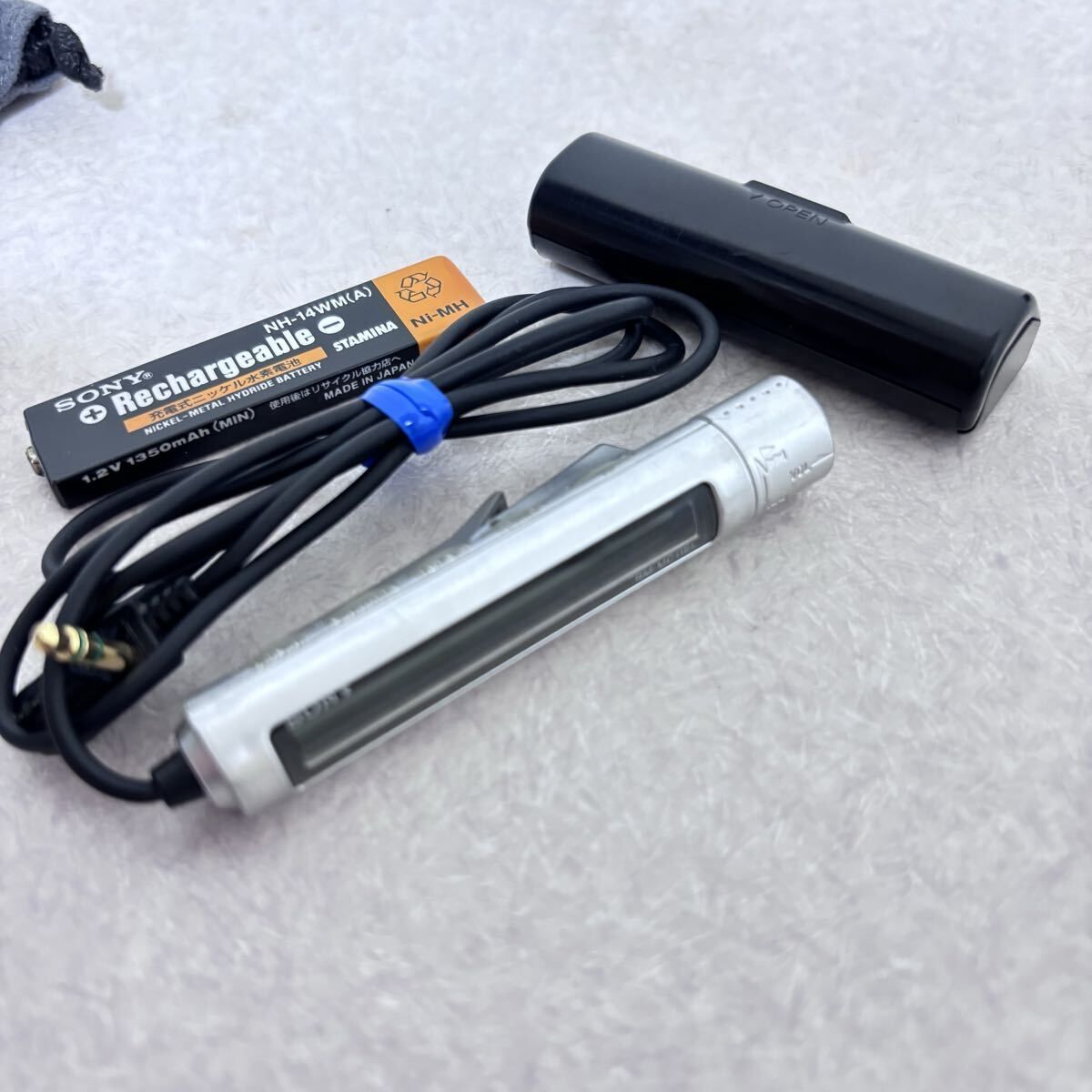 □【極美品】 MZ-R909 ソニー MDウォークマン ウォークマン MD