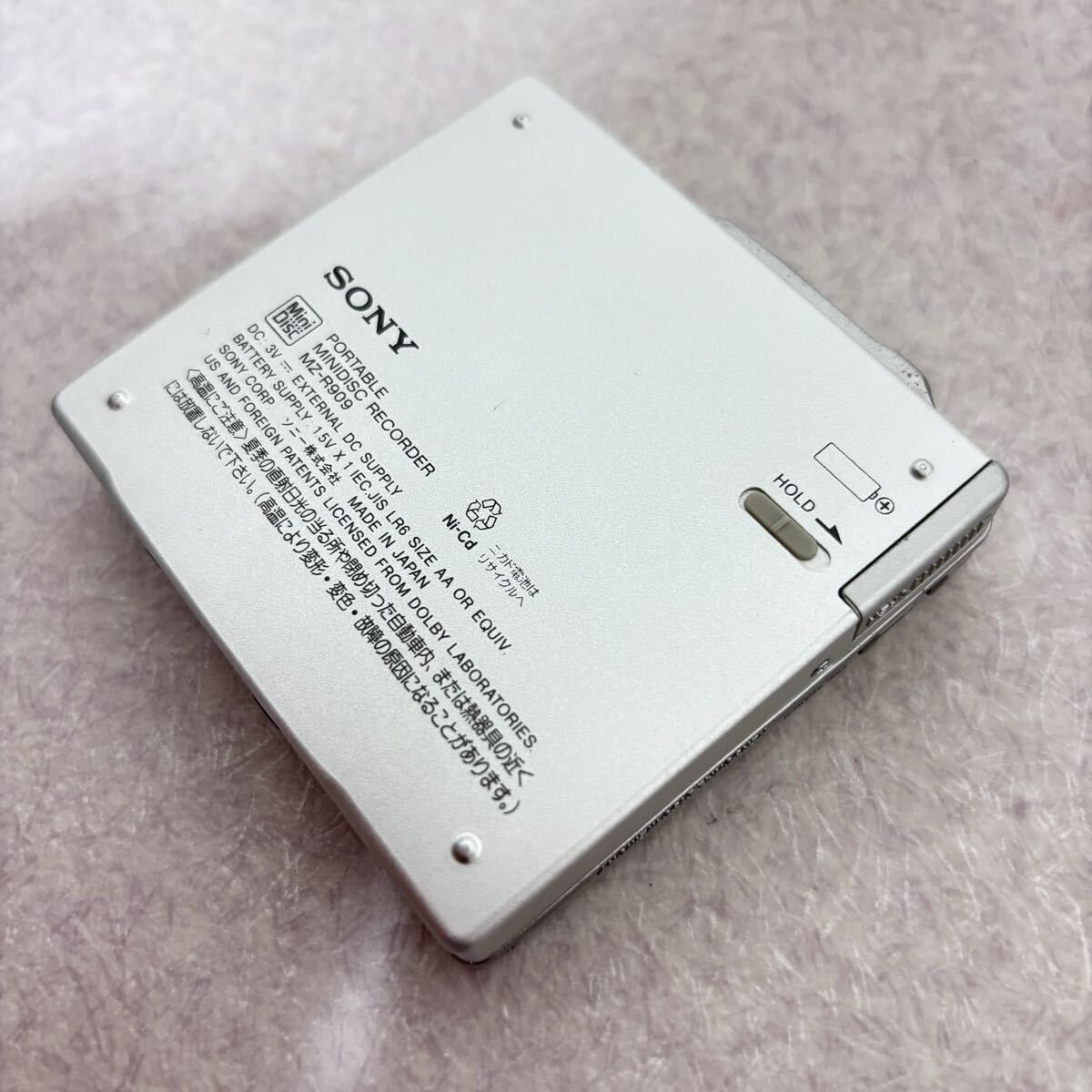 MZ-R 909 ソニー MDウォークマン ウォークマン MD シルバー