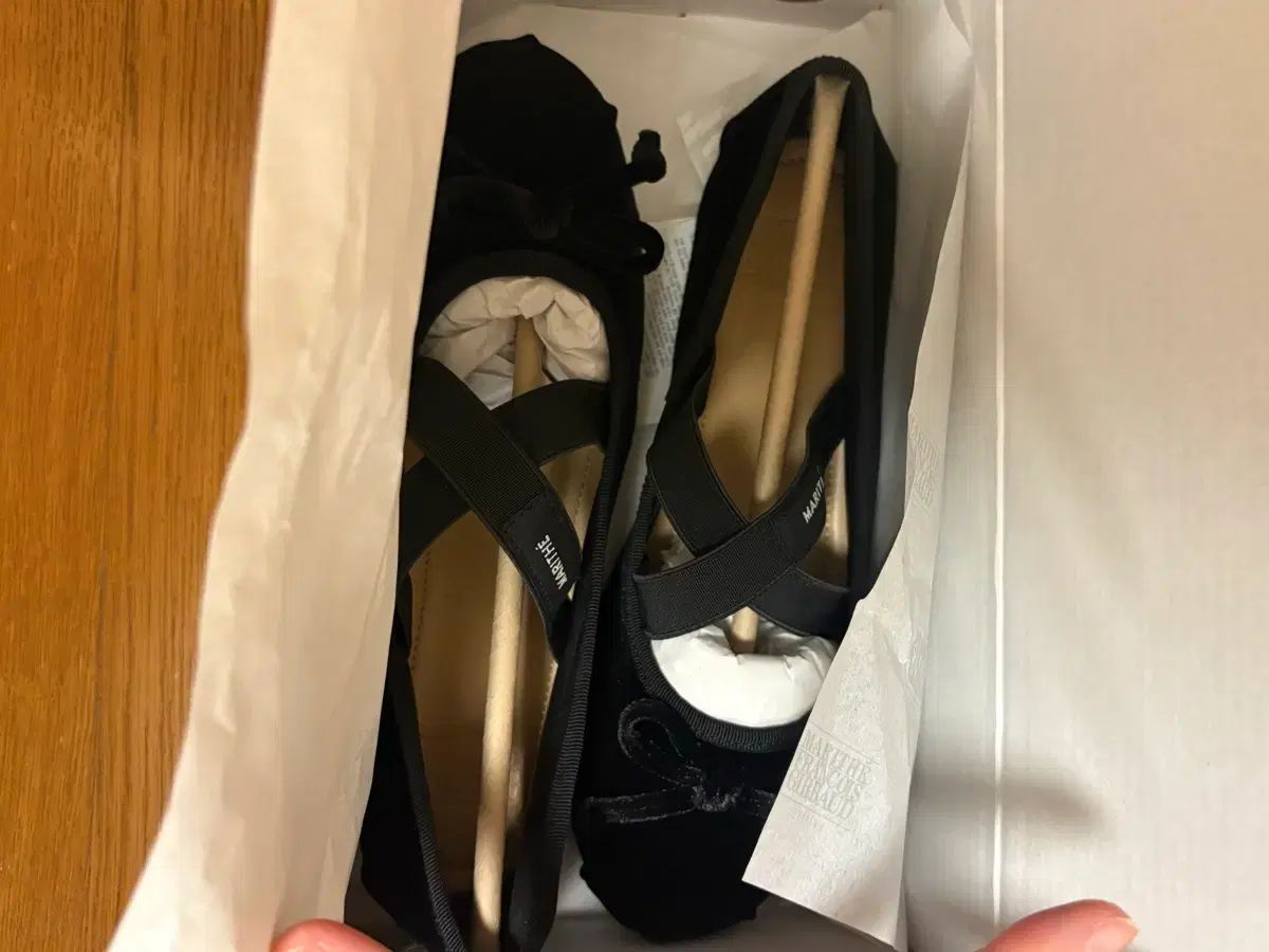 マリテフランソワジルボー ブラック バレリーナ シューズ