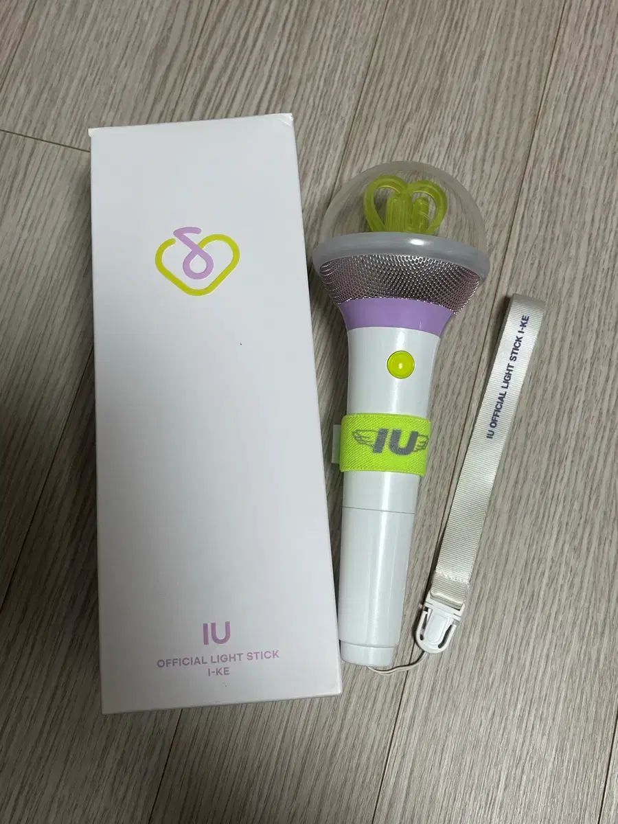 IU ペンライト アイク I KE ライト スティック 袖ストライプ まとめ