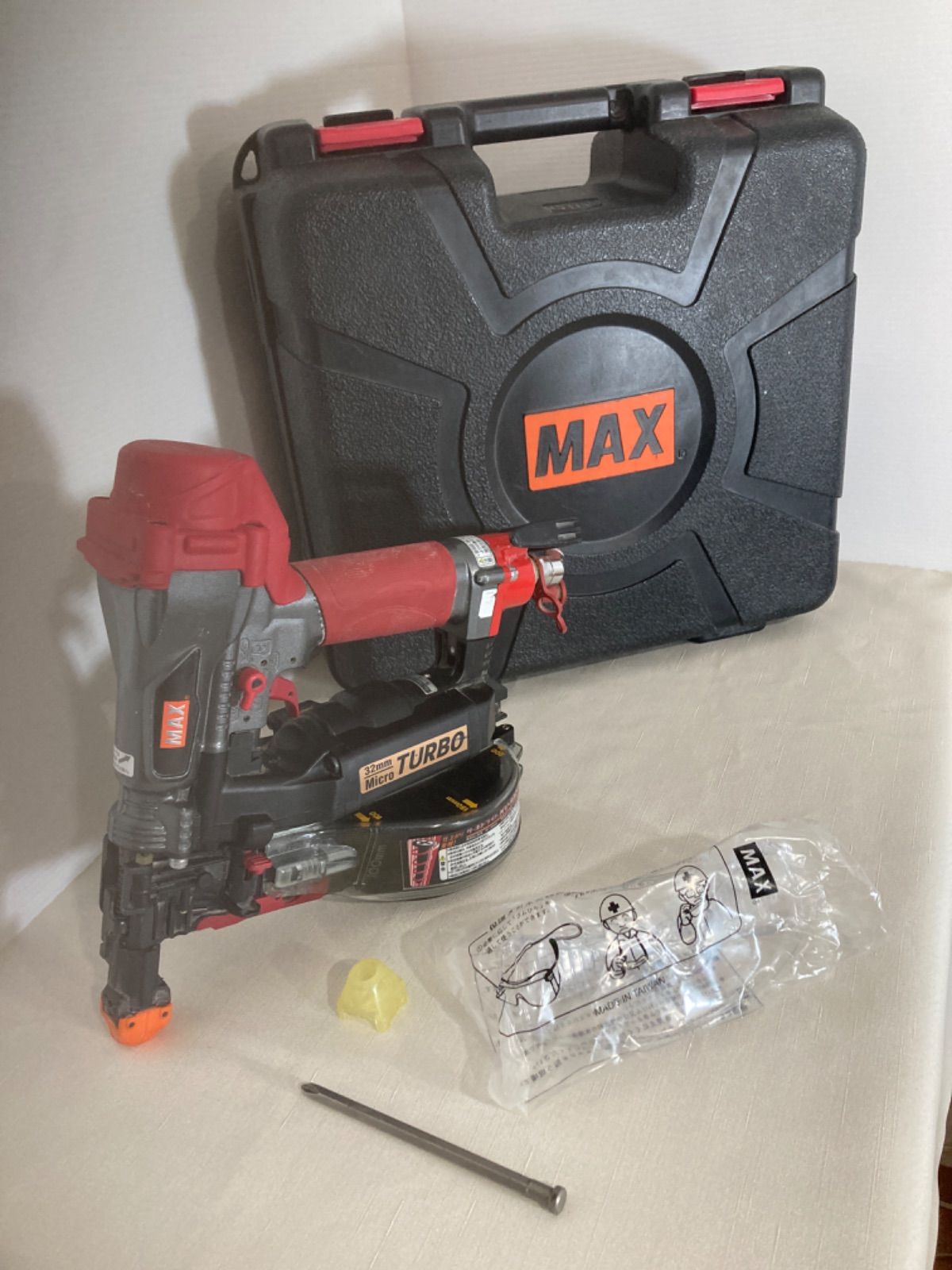 HV R 32 G 1 MAX ターボ ドライバービス打機 ケース付き MAX製 ターボドライバービス打機 です