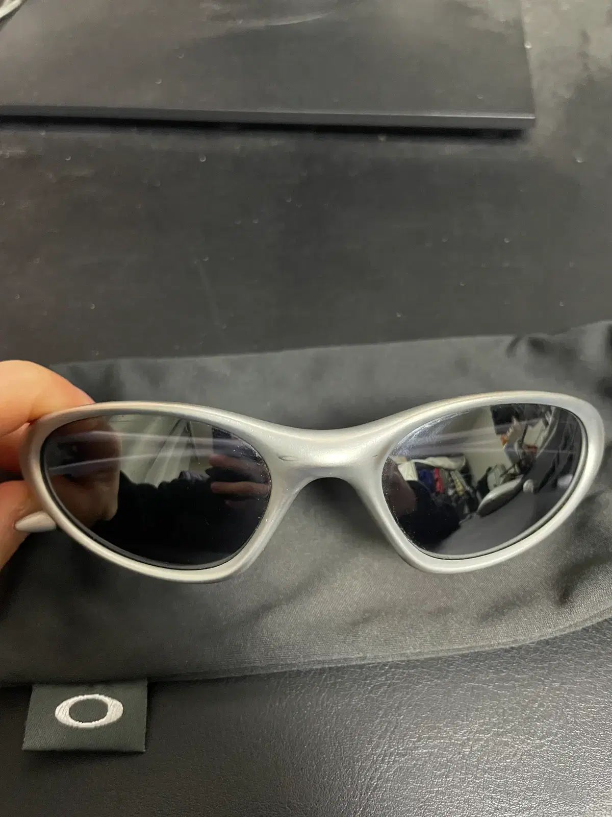 オークリー 1998 s ミニッツ 1 0 1世代 シルバー|ブラック