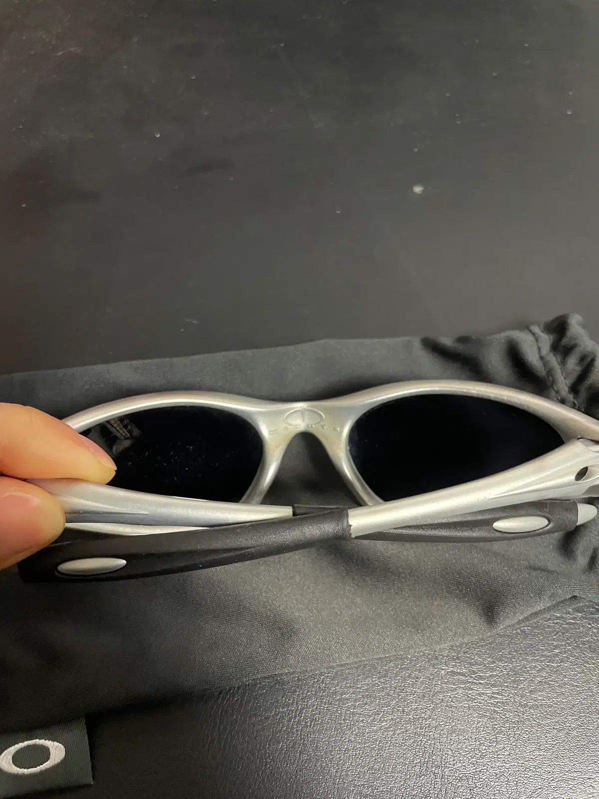 オークリー 1998 s ミニッツ 1 0 1世代 シルバー|ブラック