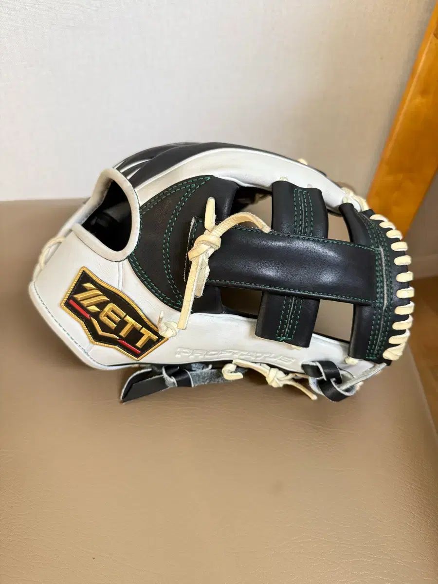 Zett プロステイタス ヨシカワモデル 内野グローブ