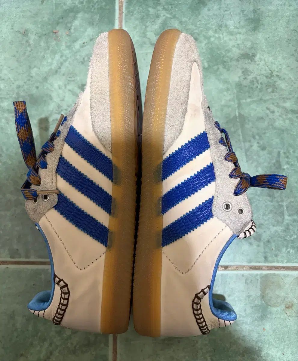 ロイヤル ブルー