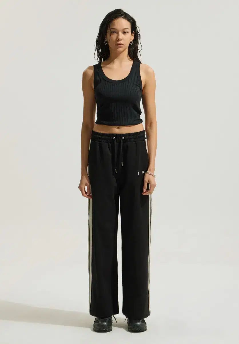 イロ 엠마 립 タンクトップ - ブラック