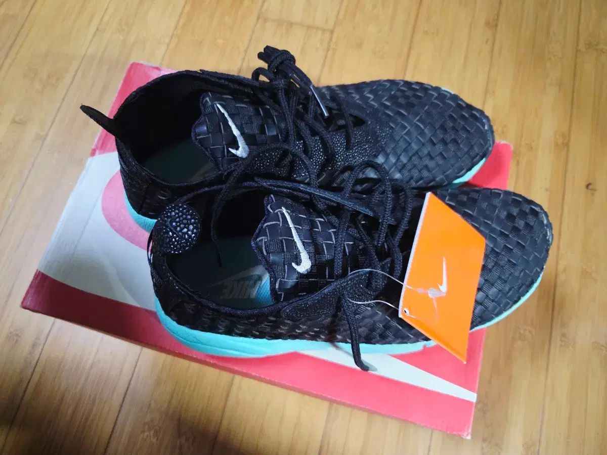 ナイキ フットスケープ デザーチャッカ 255