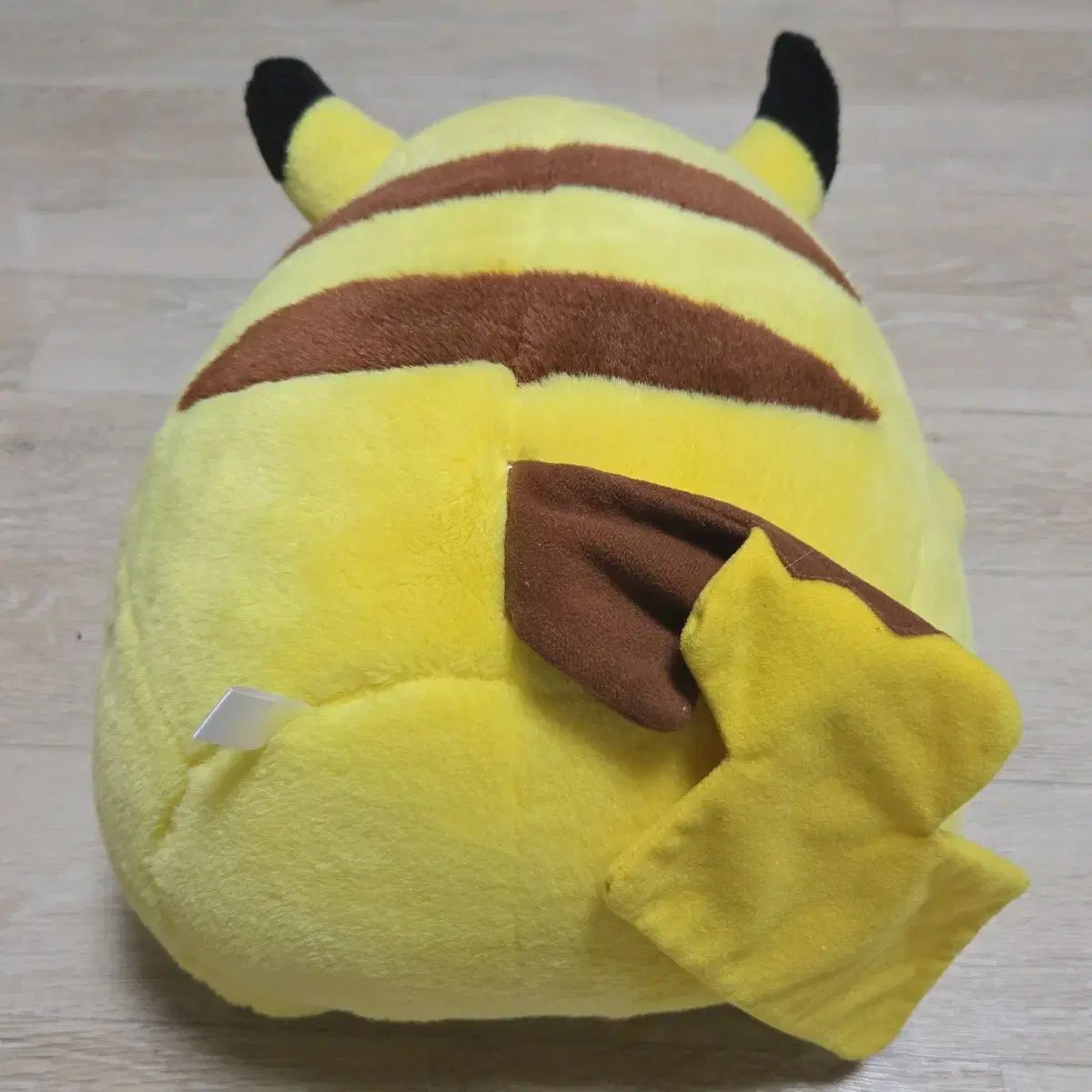 【当時物★1999年 TOMY ピカチュウ ぬいぐるみ】 古典) Tomy(トミー) ピカチュウ ぬいぐるみ (1999年) - メルカリ