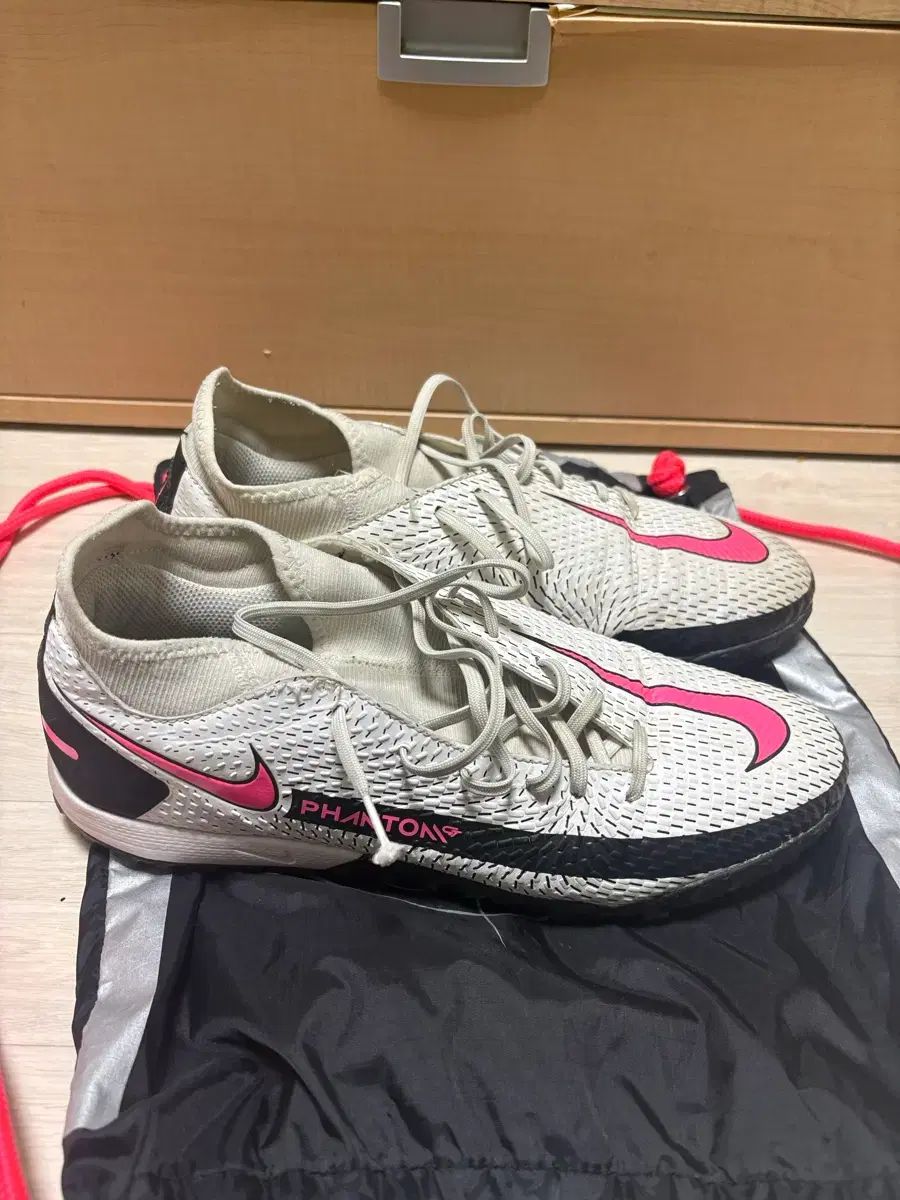 ナイキ FANTOM gt サッカーシューズ 275