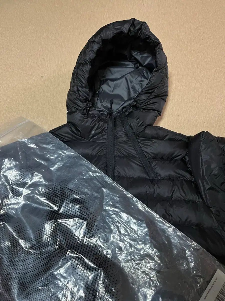 サンサンギア サフィックス パファー ジャケット ブラック