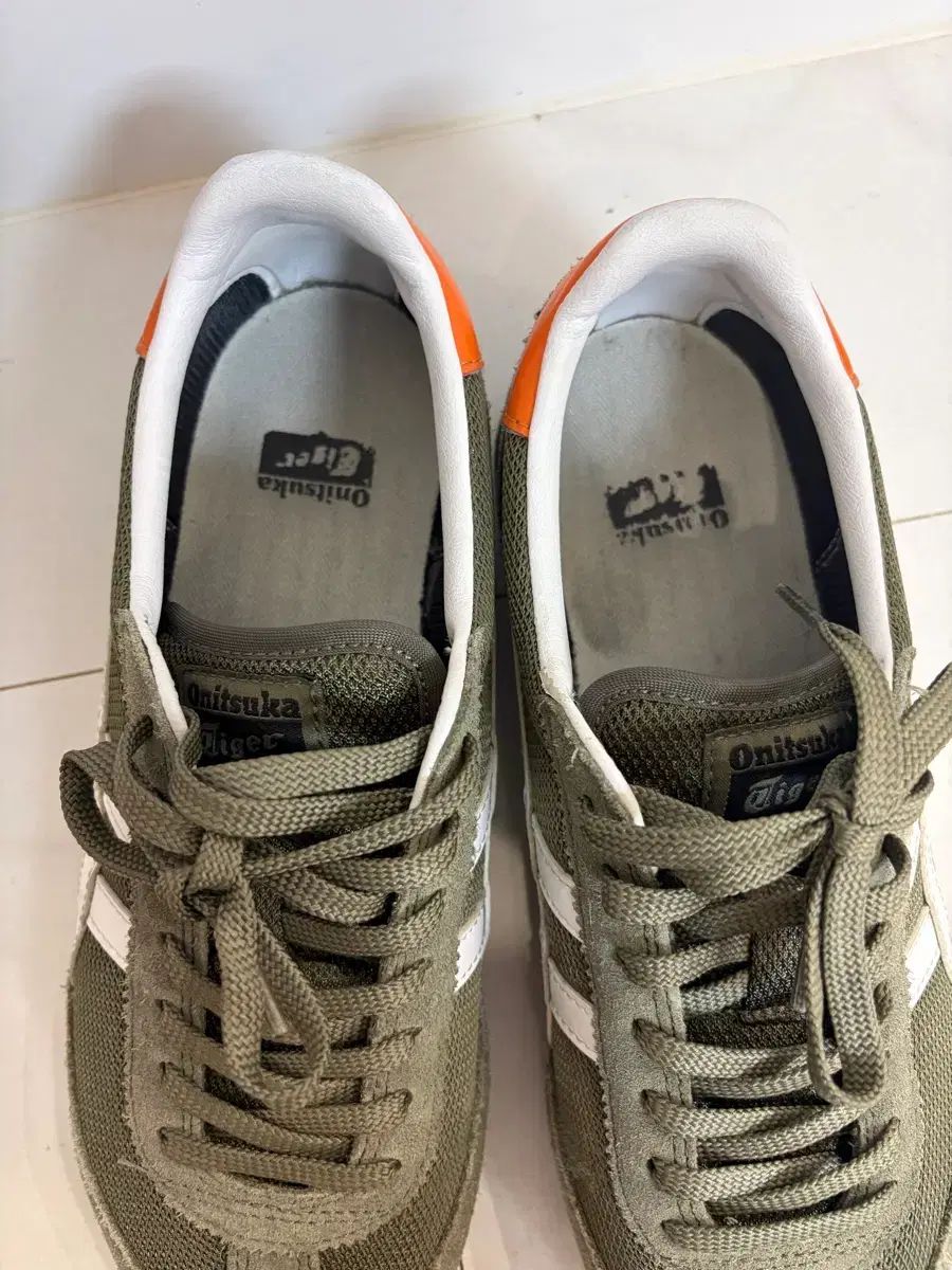 オニツカタイガー edr 78 カーキ 250