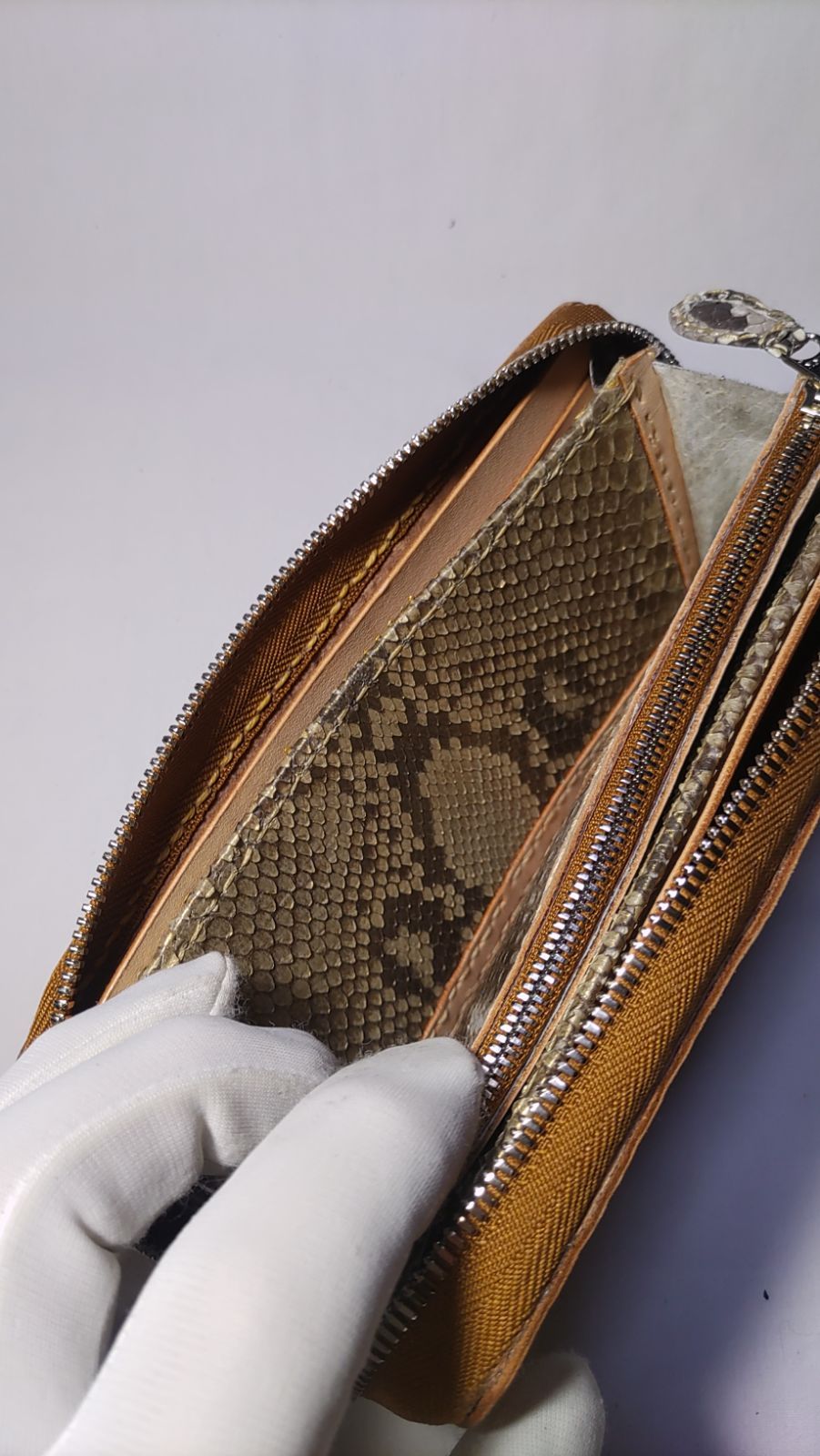 ダイヤモンド•パイソン|牛革 ラウンドタイプ