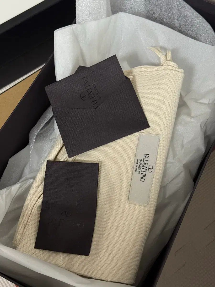 ヴァレンティノ スタッズ スリッパ ブラック 42 - メルカリ