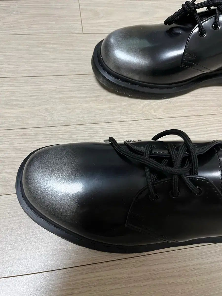 DR. MARTENS ドクターマーチン シルバーマーカーディア