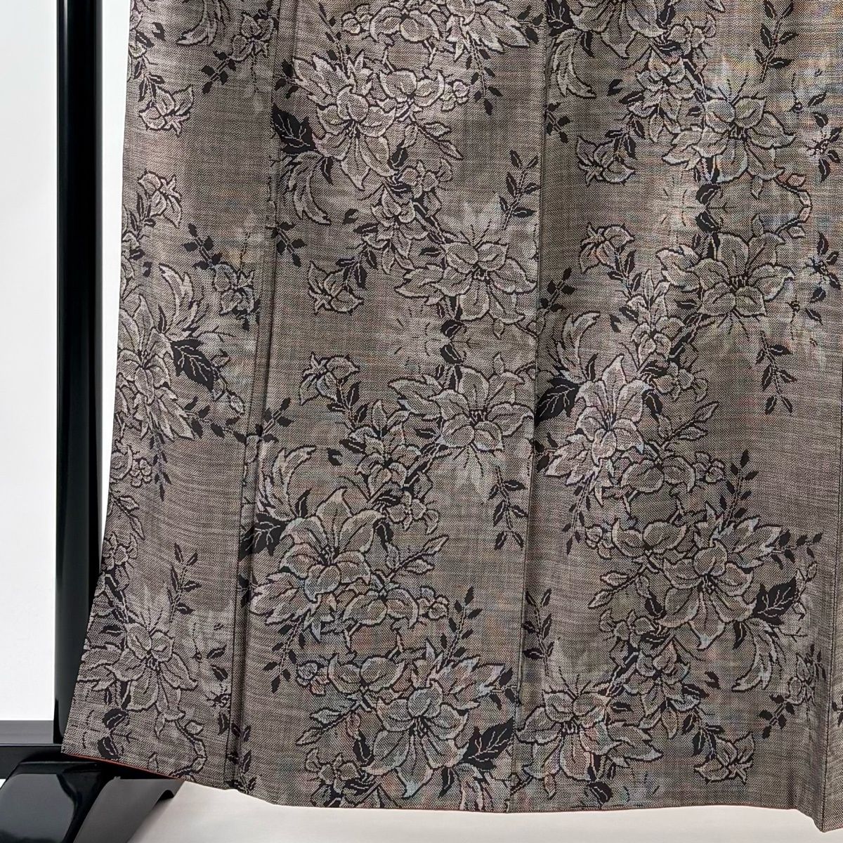 紬 身丈162.5 cm 裄丈67 M 袷 草花 焦茶色 正絹 秀品