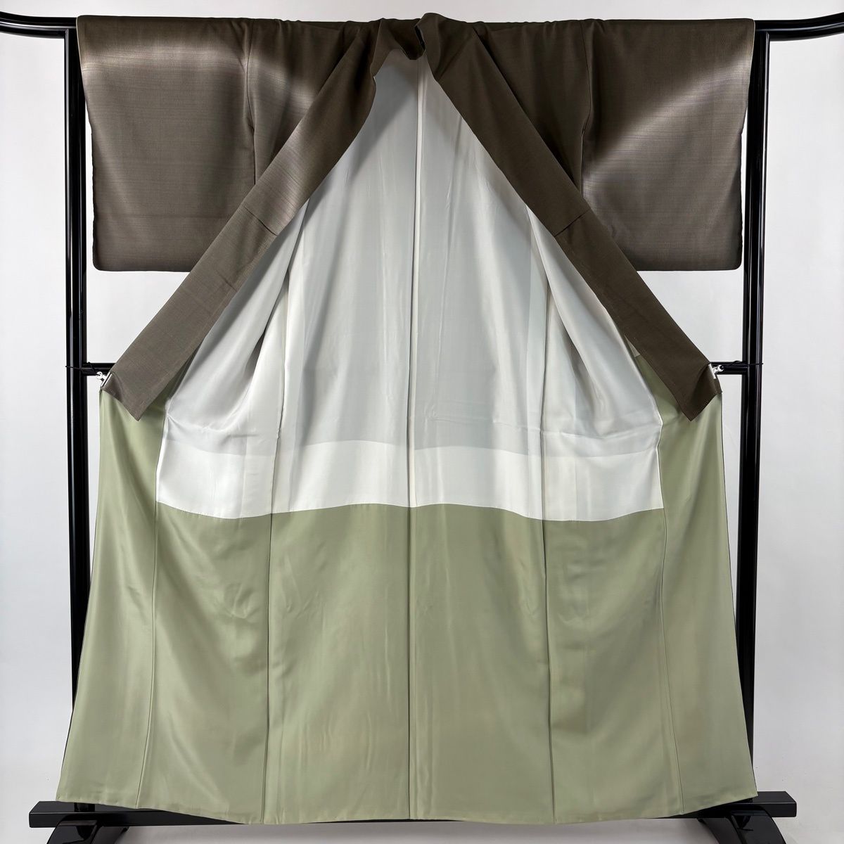  訪問着 身丈159 cm 裄丈64.5 M 袷 紬地 落款 縞 ぼかし 茶緑色 正絹 秀品 訪問着 付け下げ 着物