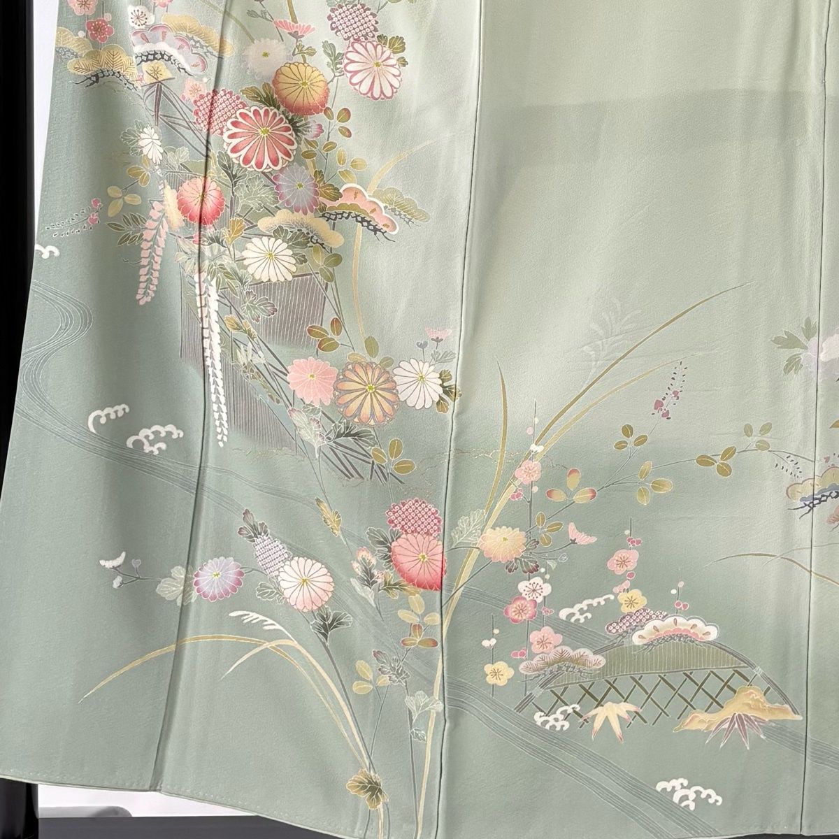 訪問着 身丈155.5 cm 裄丈64 M 袷 落款 菊 松竹梅 金彩 ぼかし 薄緑 正絹 秀品