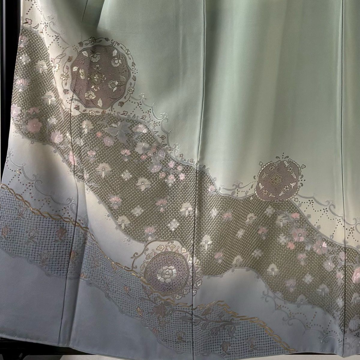 訪問着 身丈160.5 cm 裄丈66 M 袷 華文 花唐草 刺繍 金糸 薄緑 正絹 秀品 一つ紋