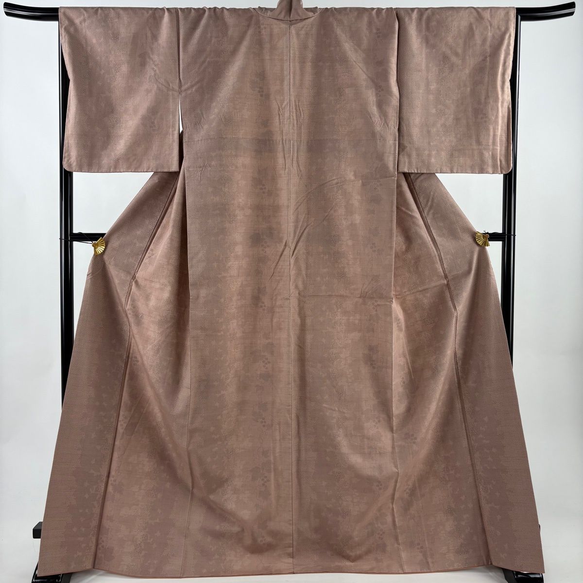 紬 身丈170 cm 裄丈67.5 L 袷 葡萄 シルエット ピンクベージュ 正絹 秀品