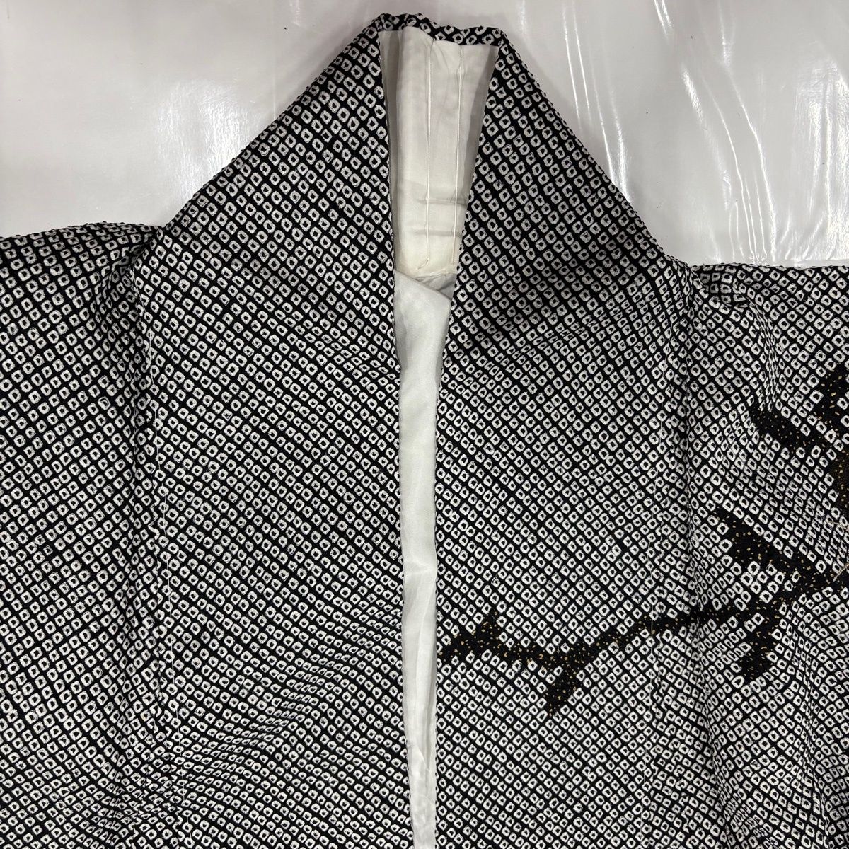 美品】 訪問着 身丈157cm 裄丈63.5cm S 袷 鈴乃屋 枝花 総絞り 刺繍 黒