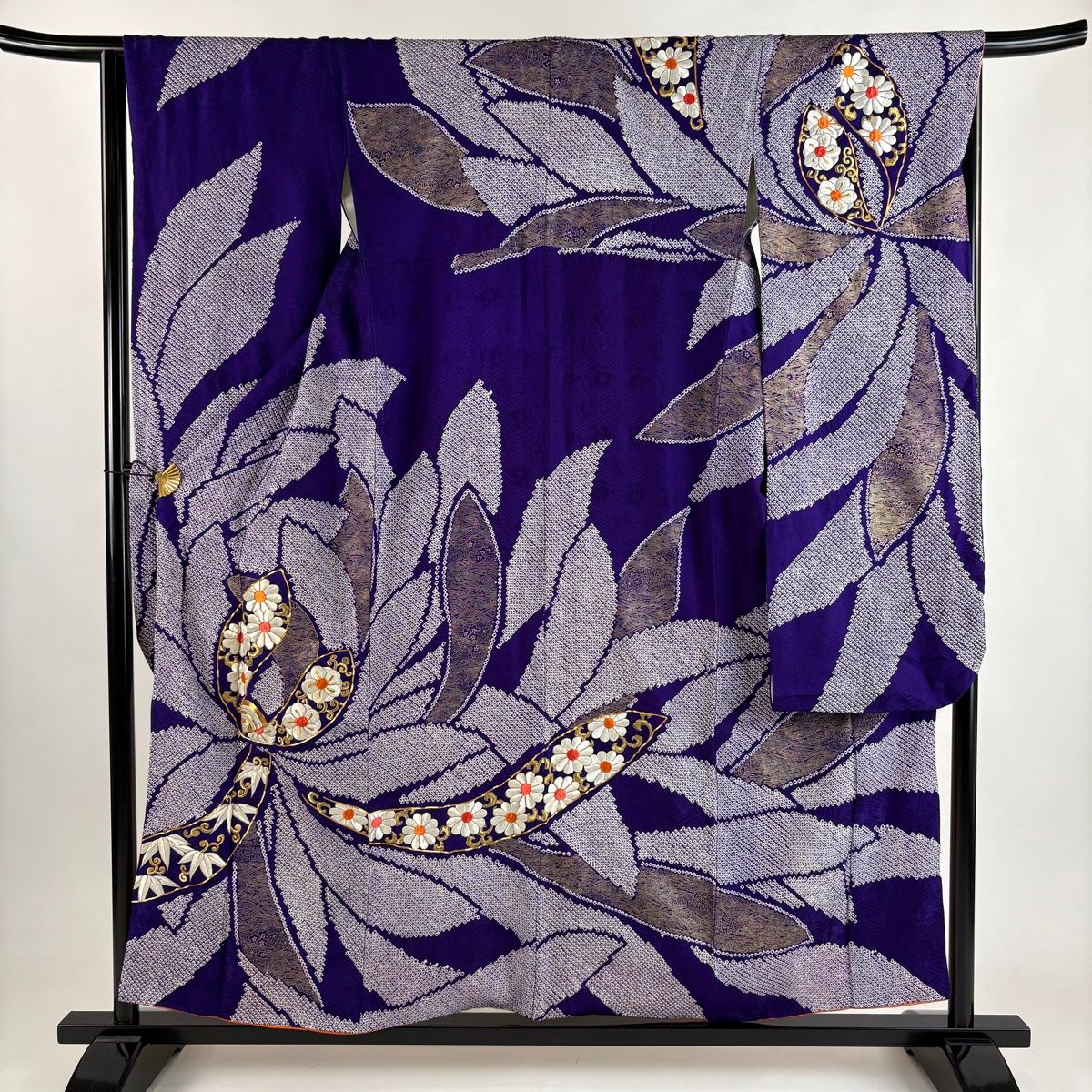 振袖 身丈156 cm 裄丈65.5 M 袷 花 菊 刺繍 絞り 紫 正絹 秀品