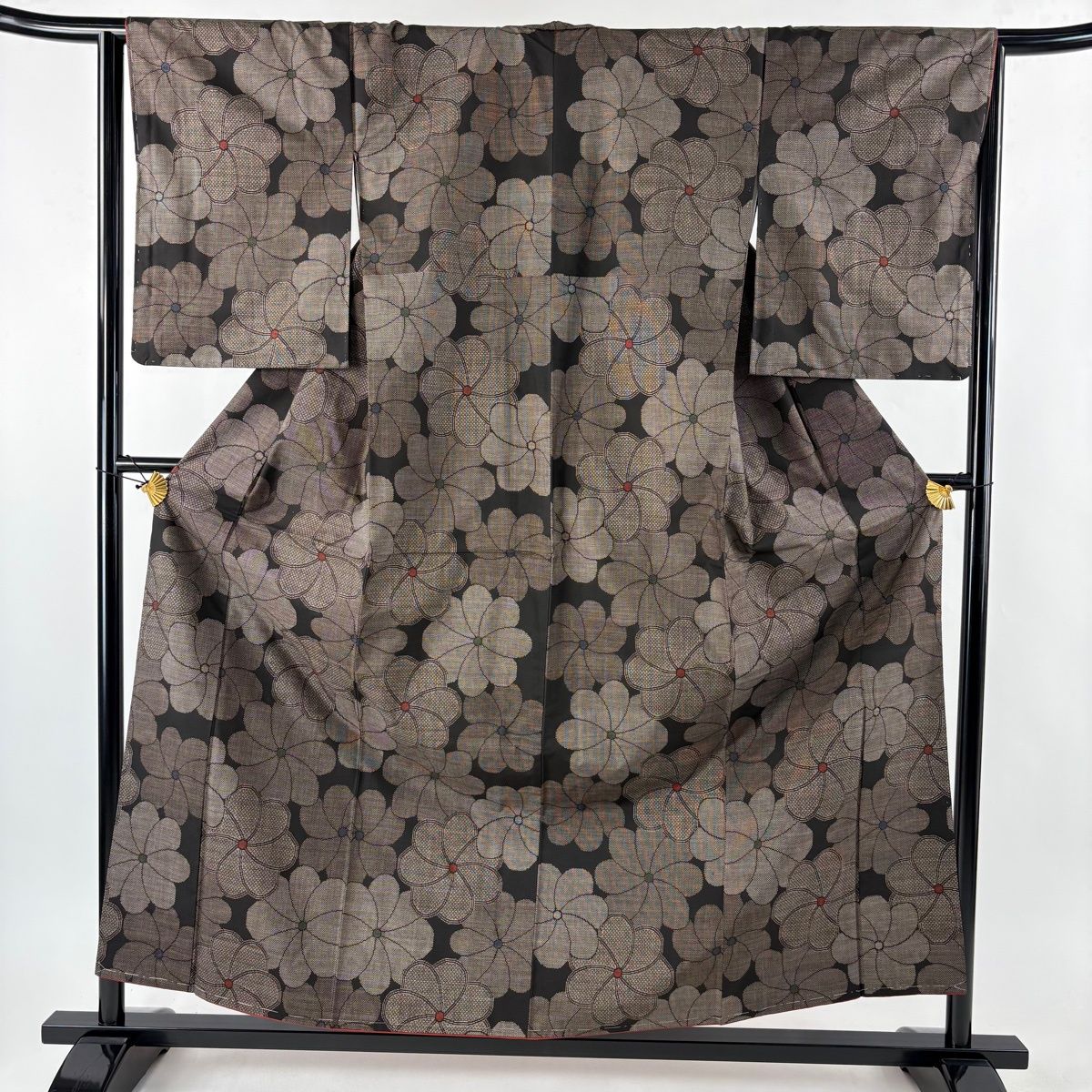 紬 身丈158 cm 裄丈65.5 M 袷 花 絣柄 墨色 正絹 秀品