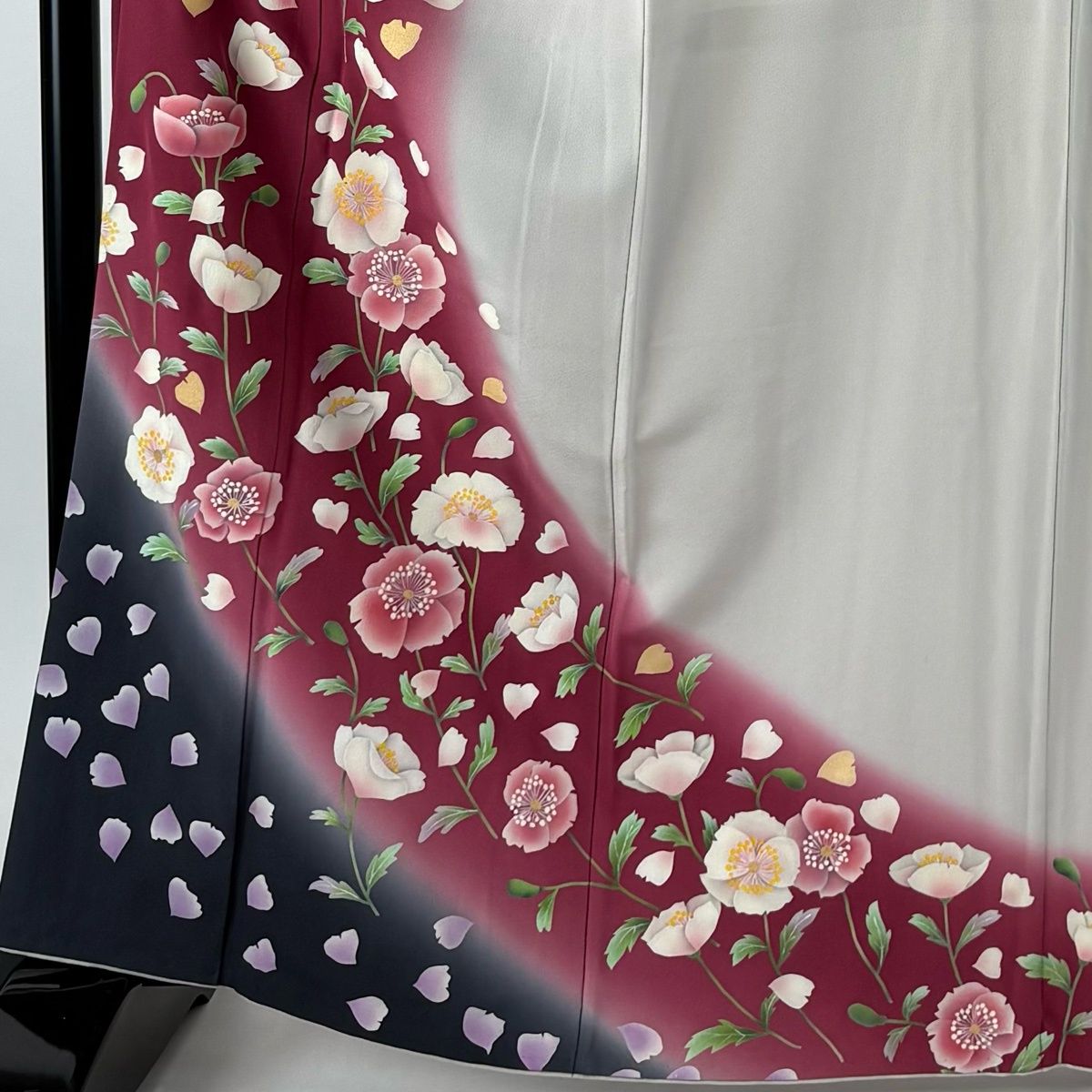 振袖 身丈163.5 cm 裄丈68 L 袷 草花 花びら 金彩 染め分け 赤紫 正絹 秀品